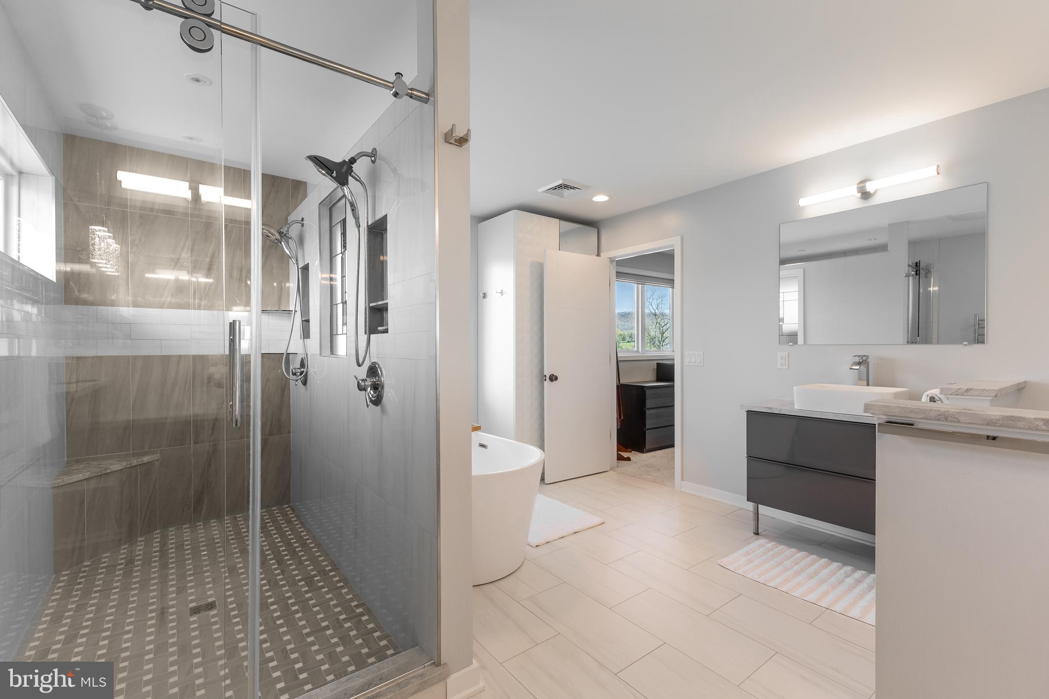 ROCKEY RIDGE - Residential