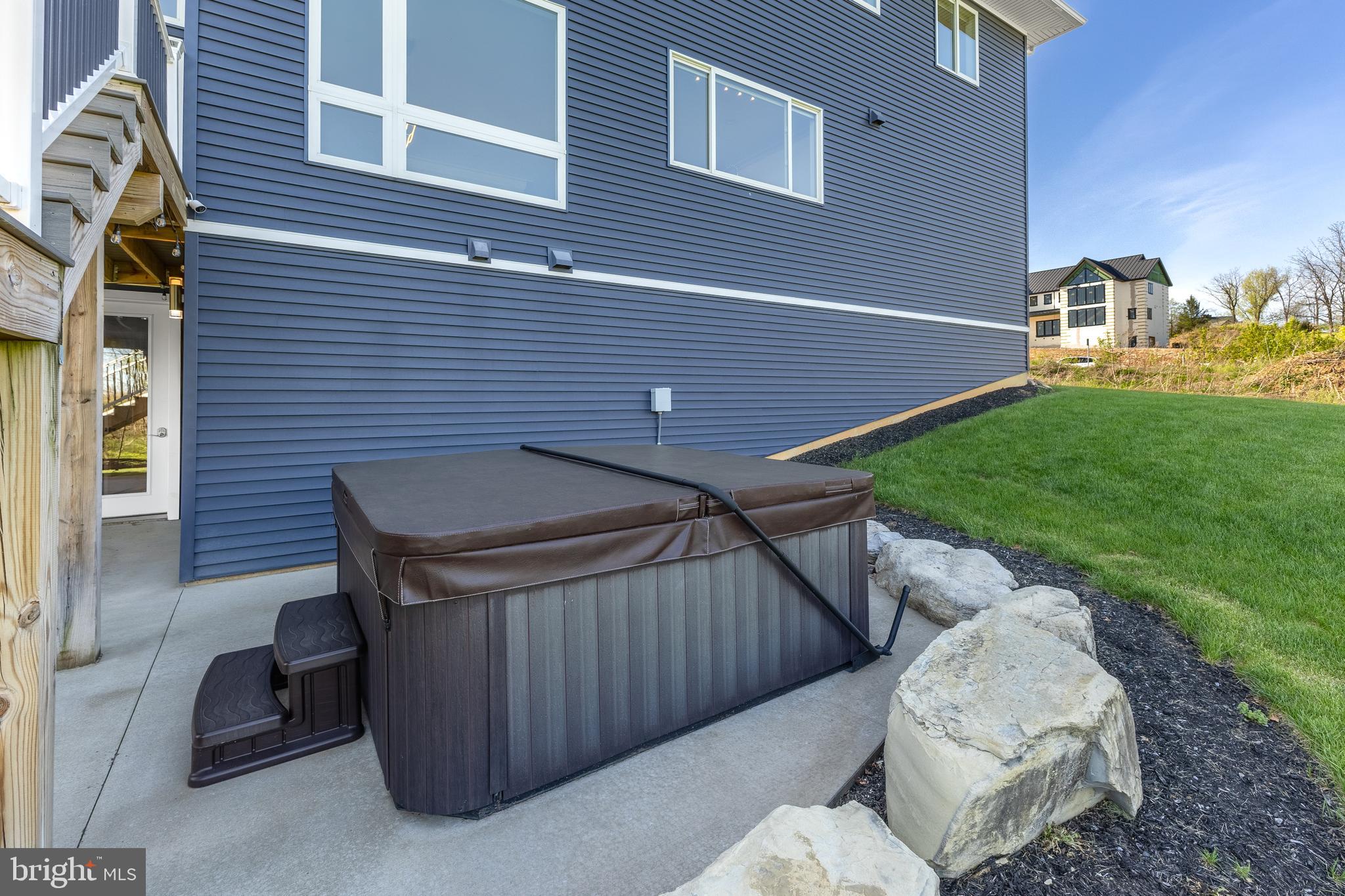 ROCKEY RIDGE - Residential