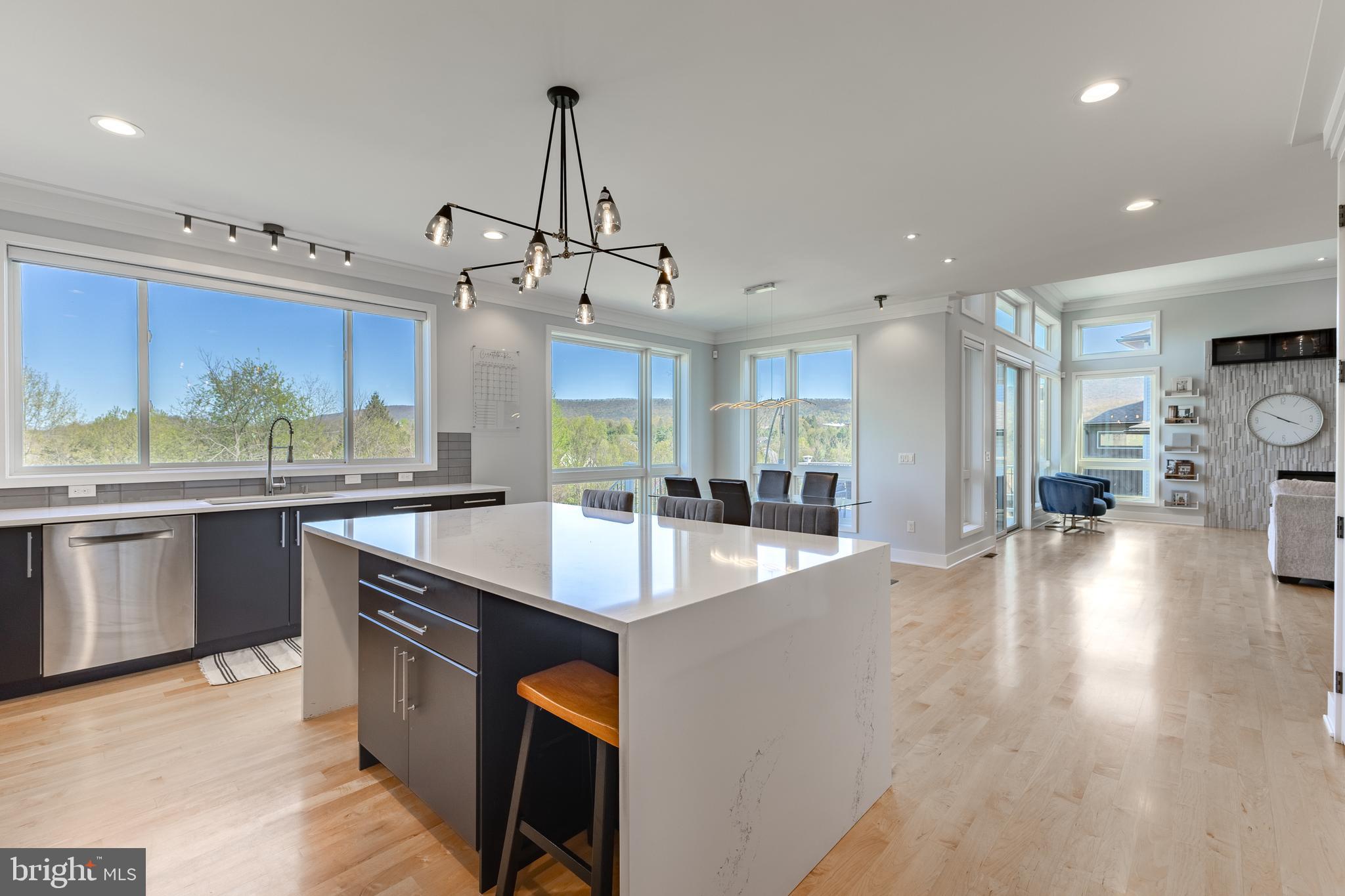 ROCKEY RIDGE - Residential