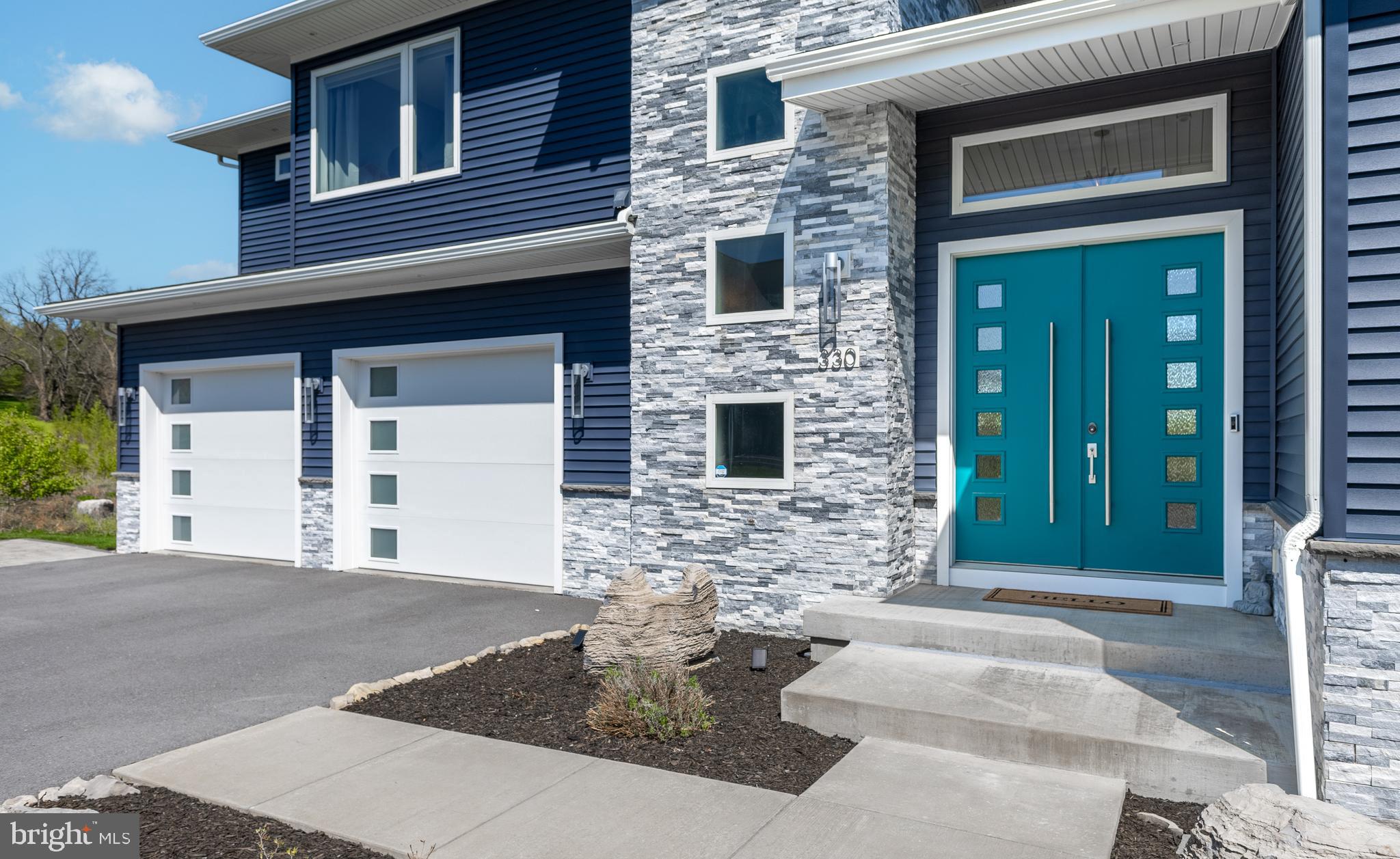 ROCKEY RIDGE - Residential