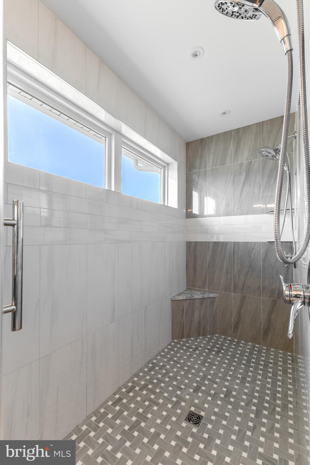 ROCKEY RIDGE - Residential