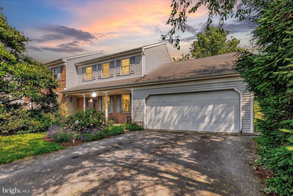 Photo of 18 Brookview Drive, LITITZ, PA 17543 (MLS # PALA2071440)