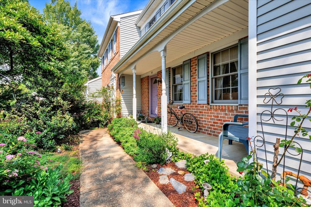 Photo of 18 Brookview Drive, LITITZ, PA 17543 (MLS # PALA2071440)