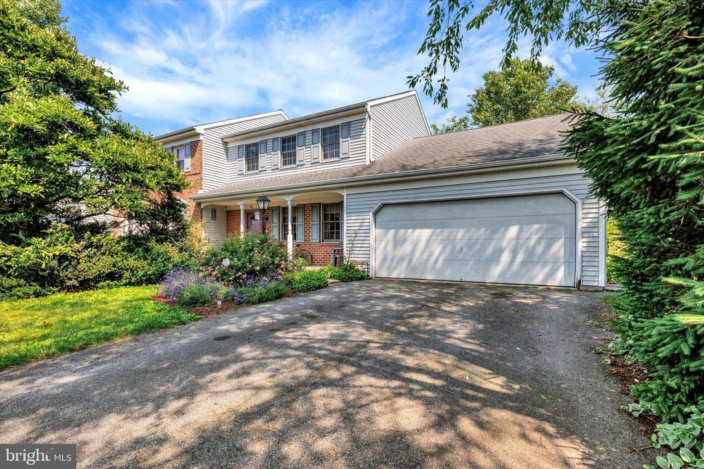 Photo of 18 Brookview Drive, LITITZ, PA 17543 (MLS # PALA2071440)