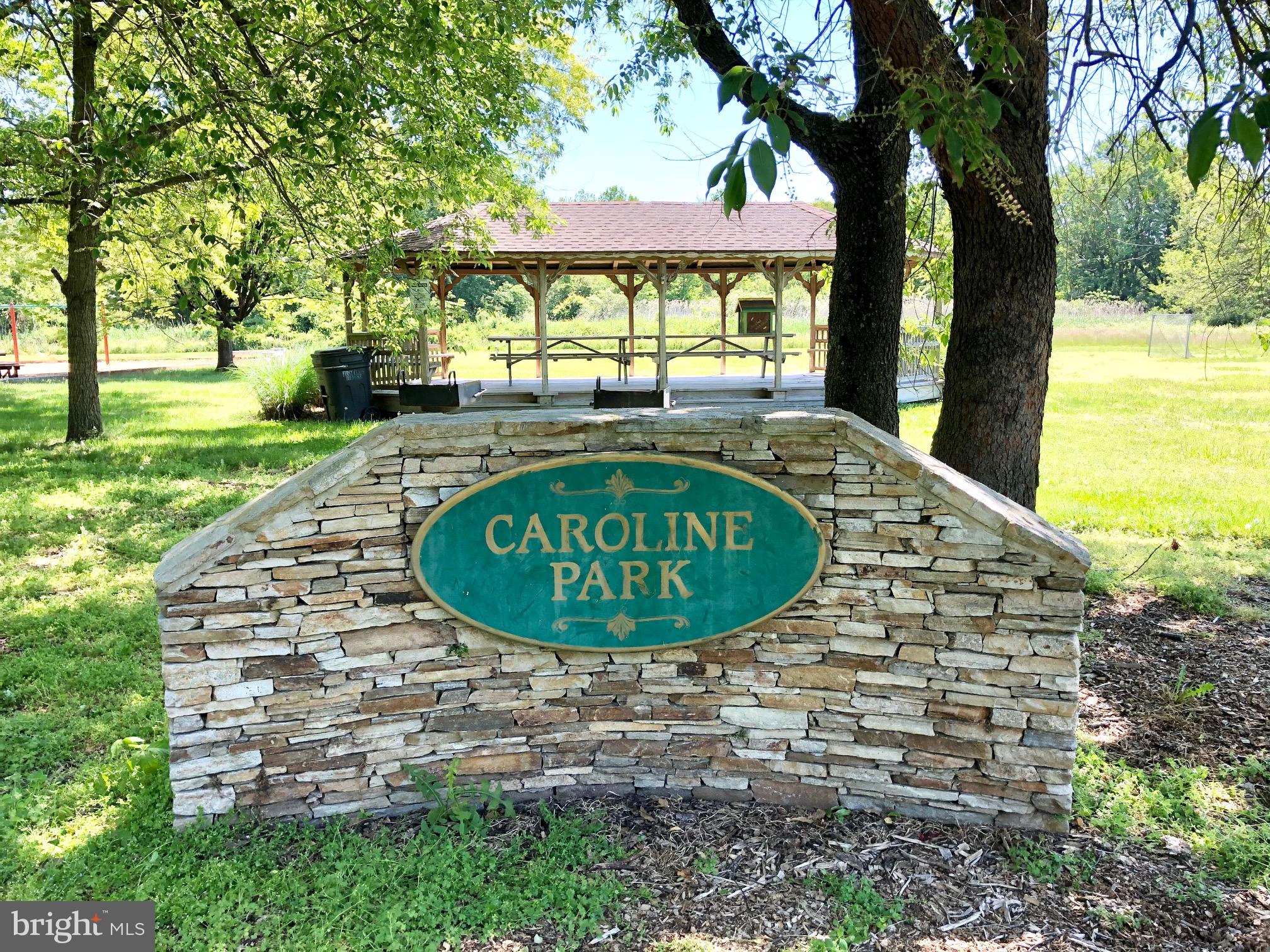 QUEEN ANNE COLONY - Land