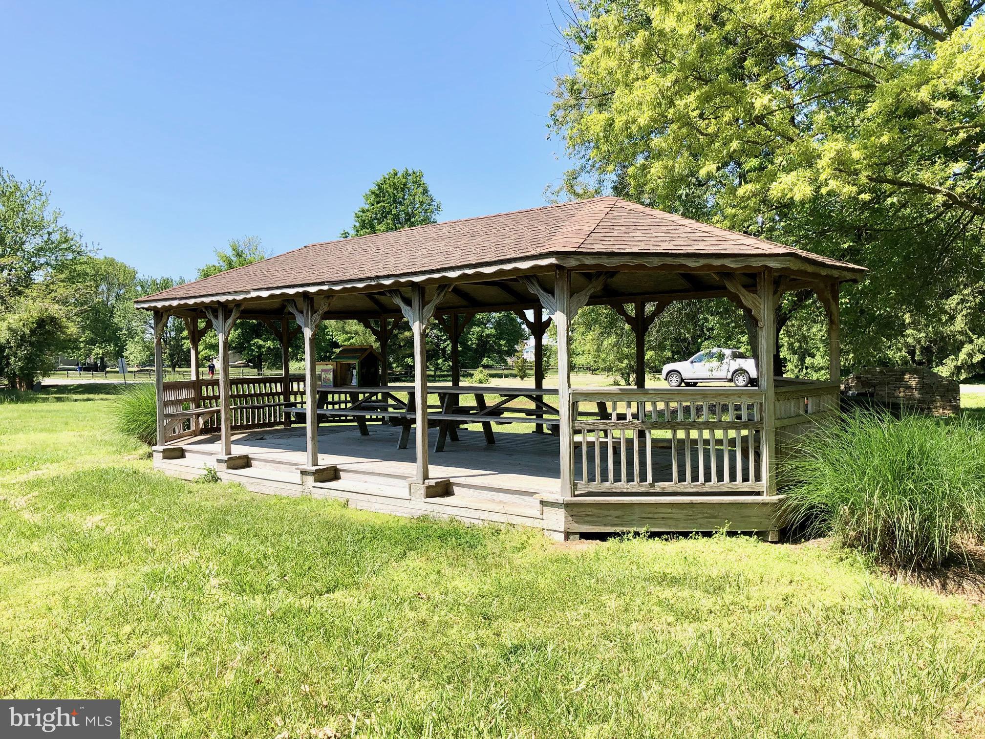 QUEEN ANNE COLONY - Land