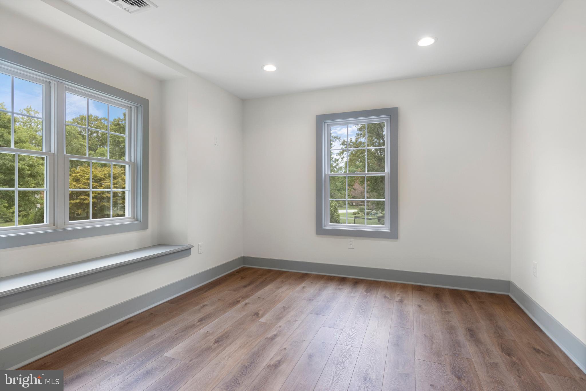 LAPIDEA HILLS - Residential