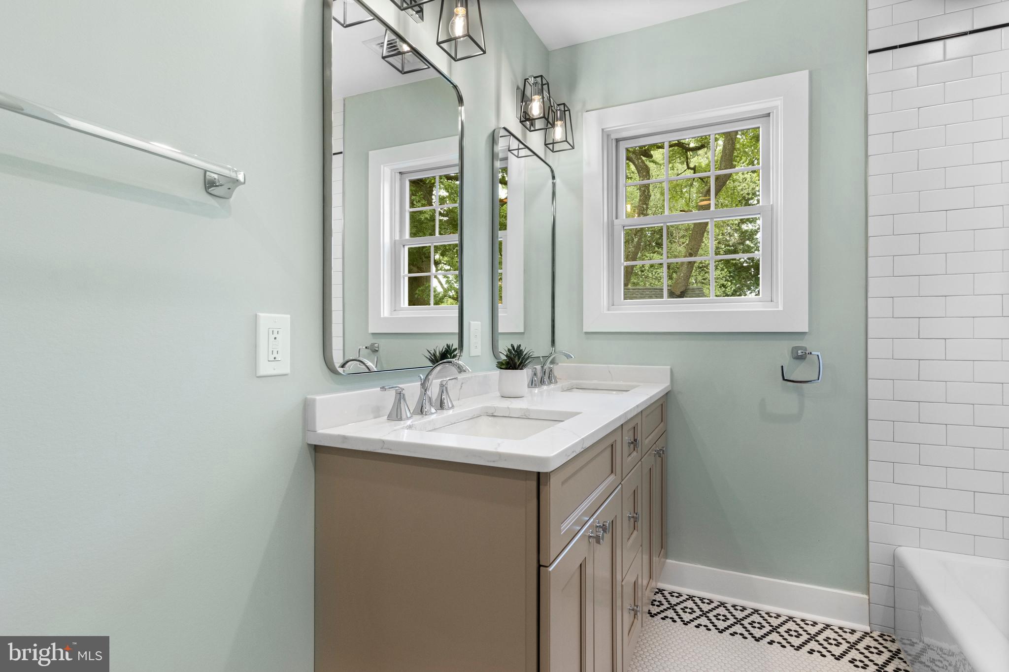 LAPIDEA HILLS - Residential