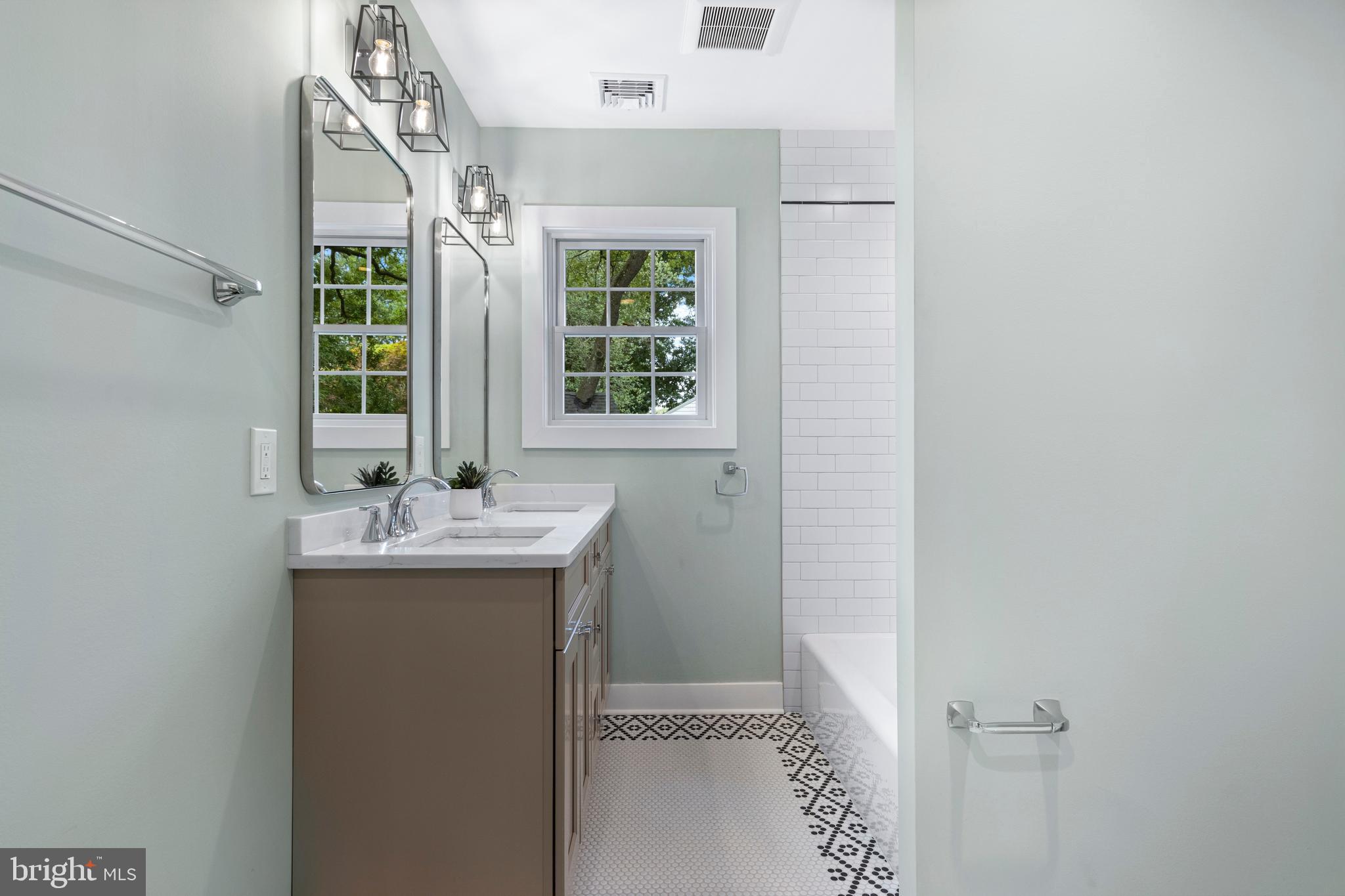 LAPIDEA HILLS - Residential