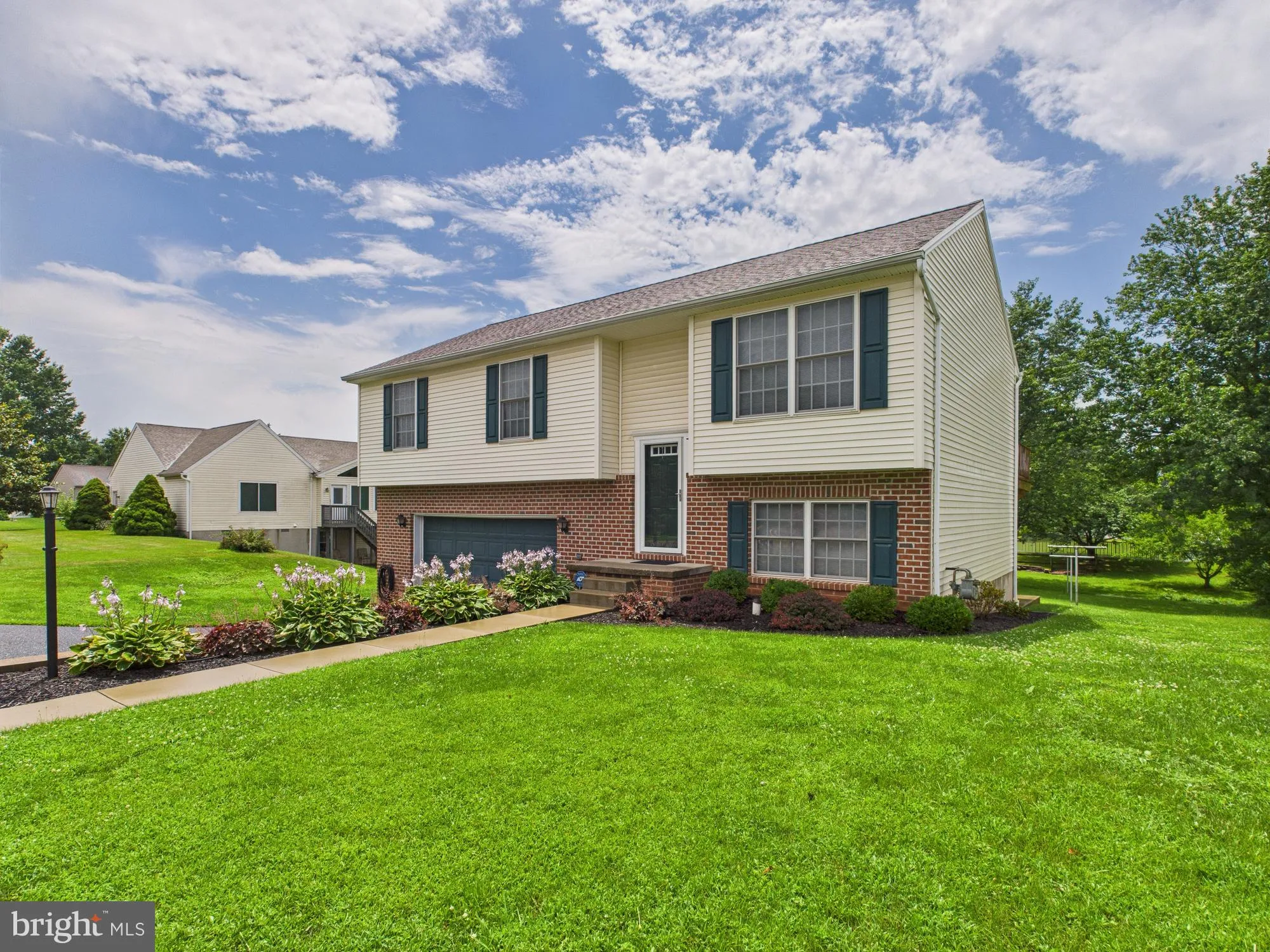 York, Pennsylvania 17408, United States, 3 Bedrooms Bedrooms, ,3 BathroomsBathrooms,Residential,Active,172890