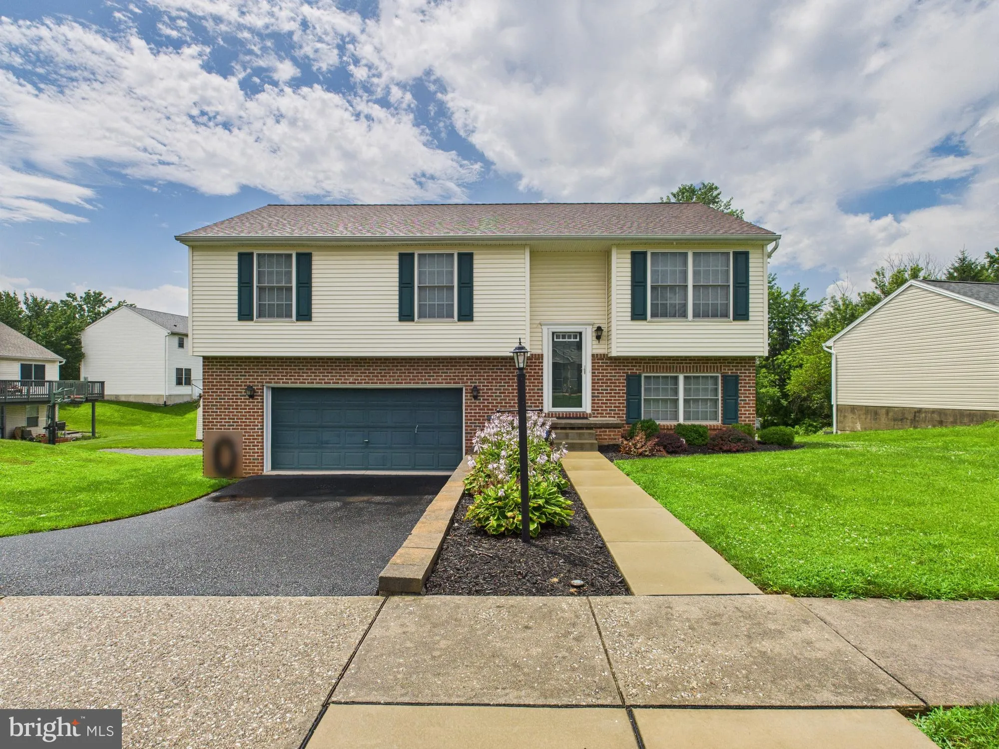 York, Pennsylvania 17408, United States, 3 Bedrooms Bedrooms, ,3 BathroomsBathrooms,Residential,Active,172890