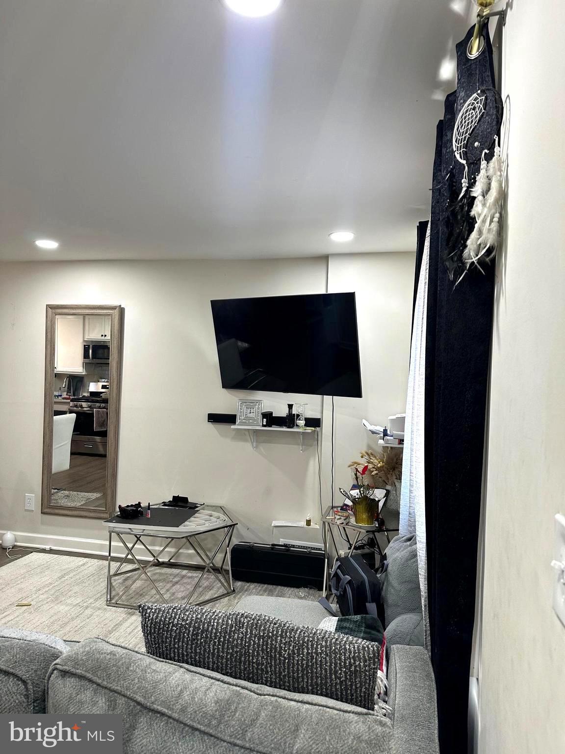 LAUREL GARDENS - Residential