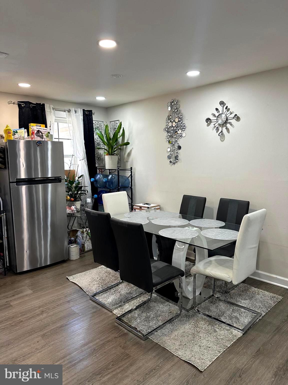 LAUREL GARDENS - Residential