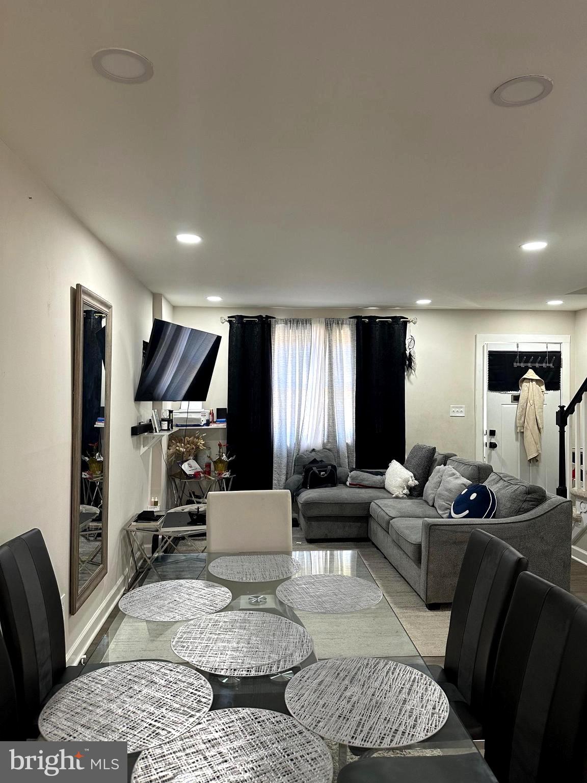 LAUREL GARDENS - Residential