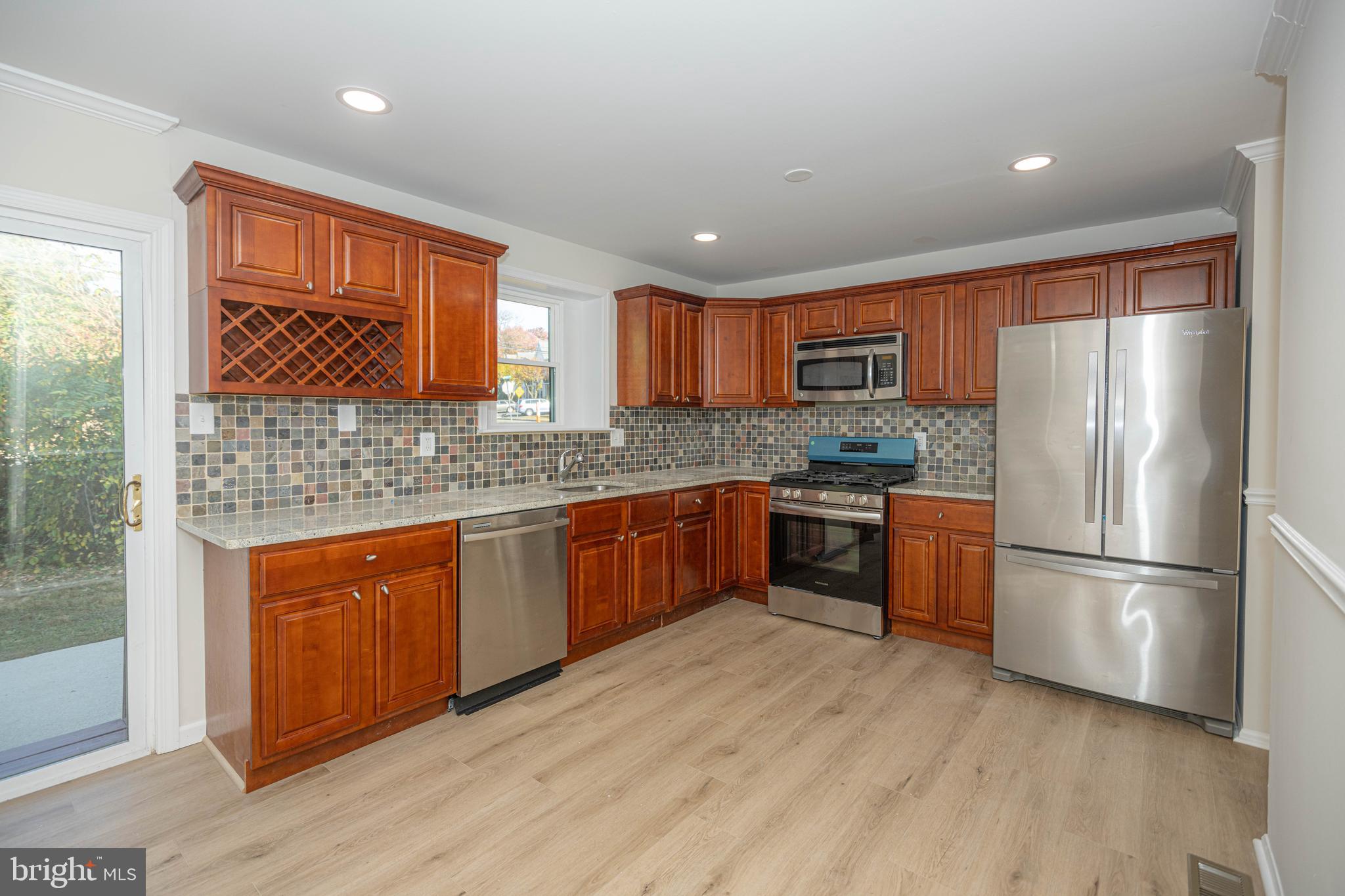 CAMBRIDGE SQ - Residential