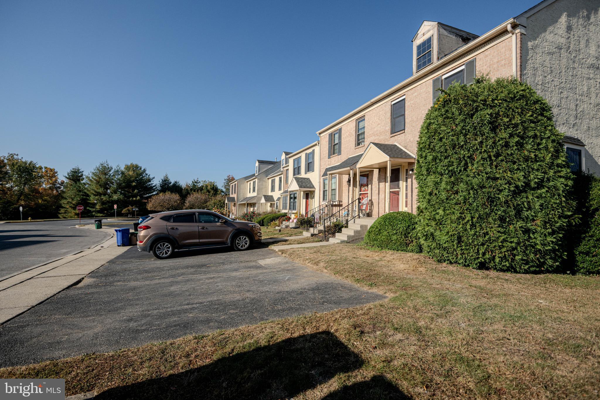 CAMBRIDGE SQ - Residential