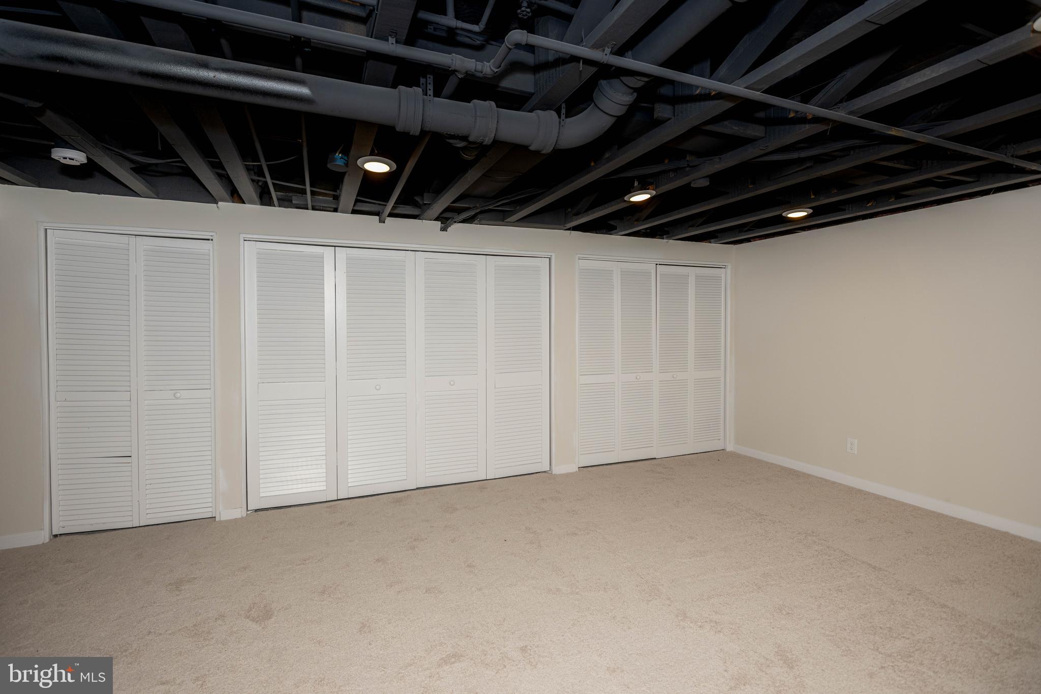 CAMBRIDGE SQ - Residential