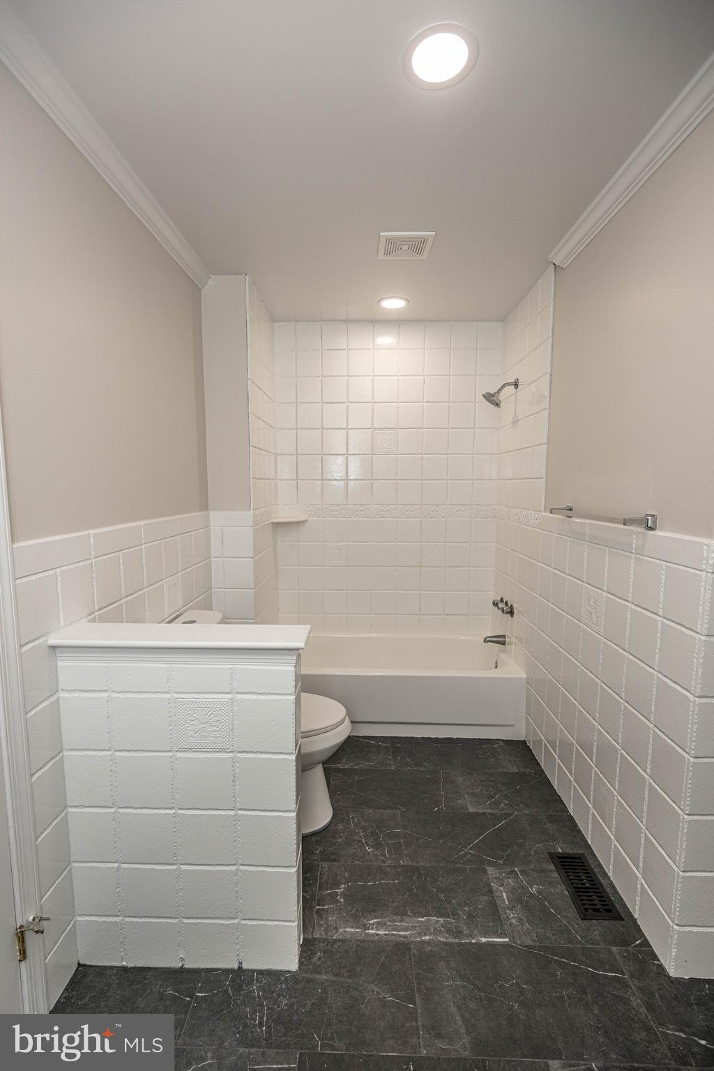 CAMBRIDGE SQ - Residential