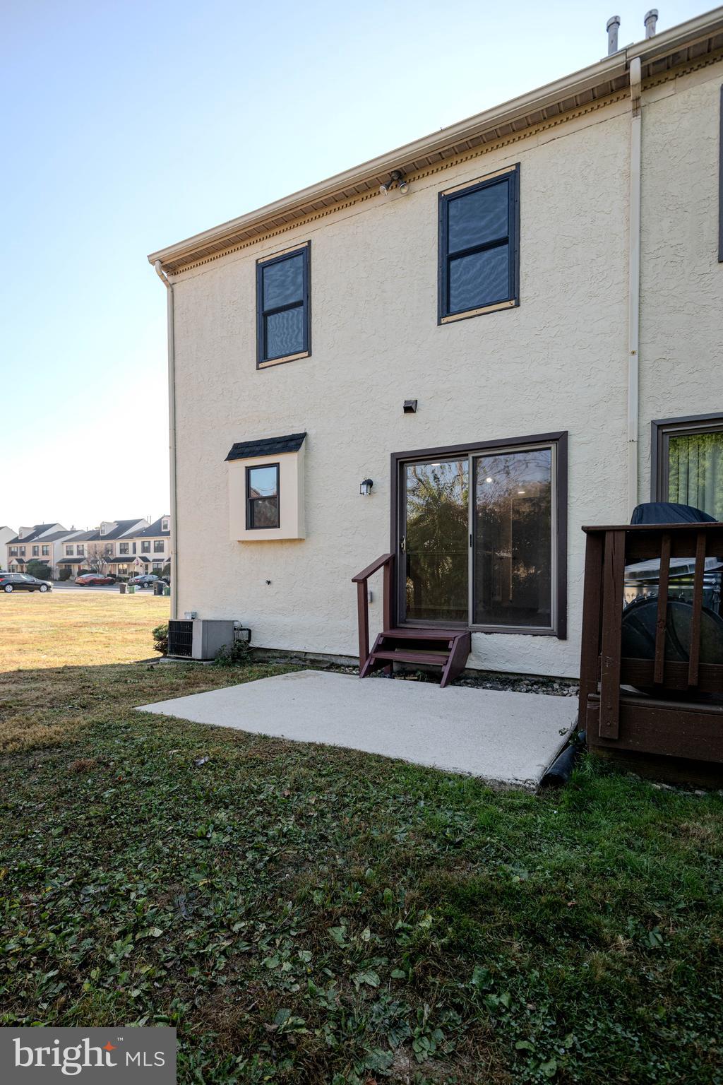 CAMBRIDGE SQ - Residential