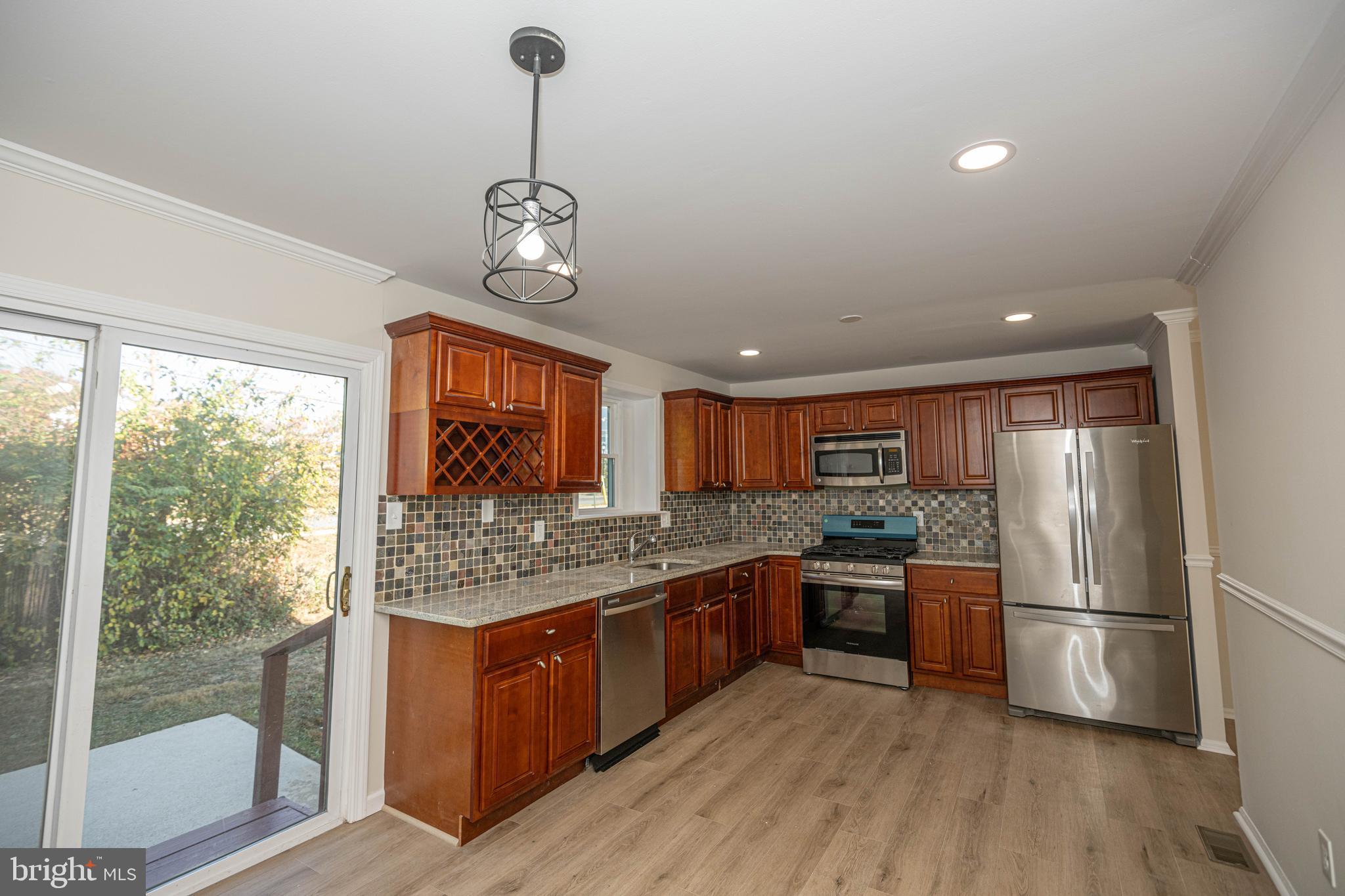 CAMBRIDGE SQ - Residential