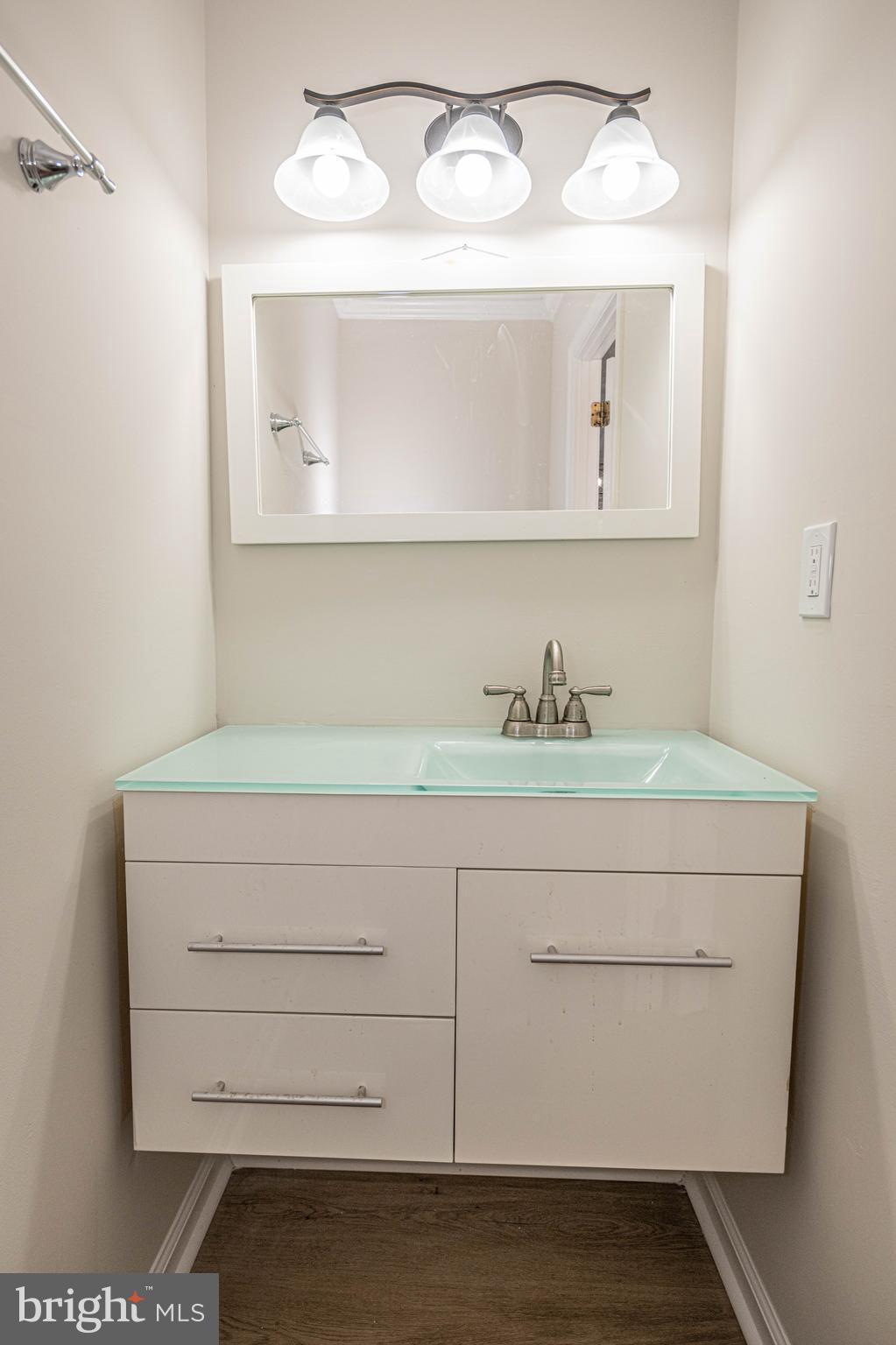 CAMBRIDGE SQ - Residential