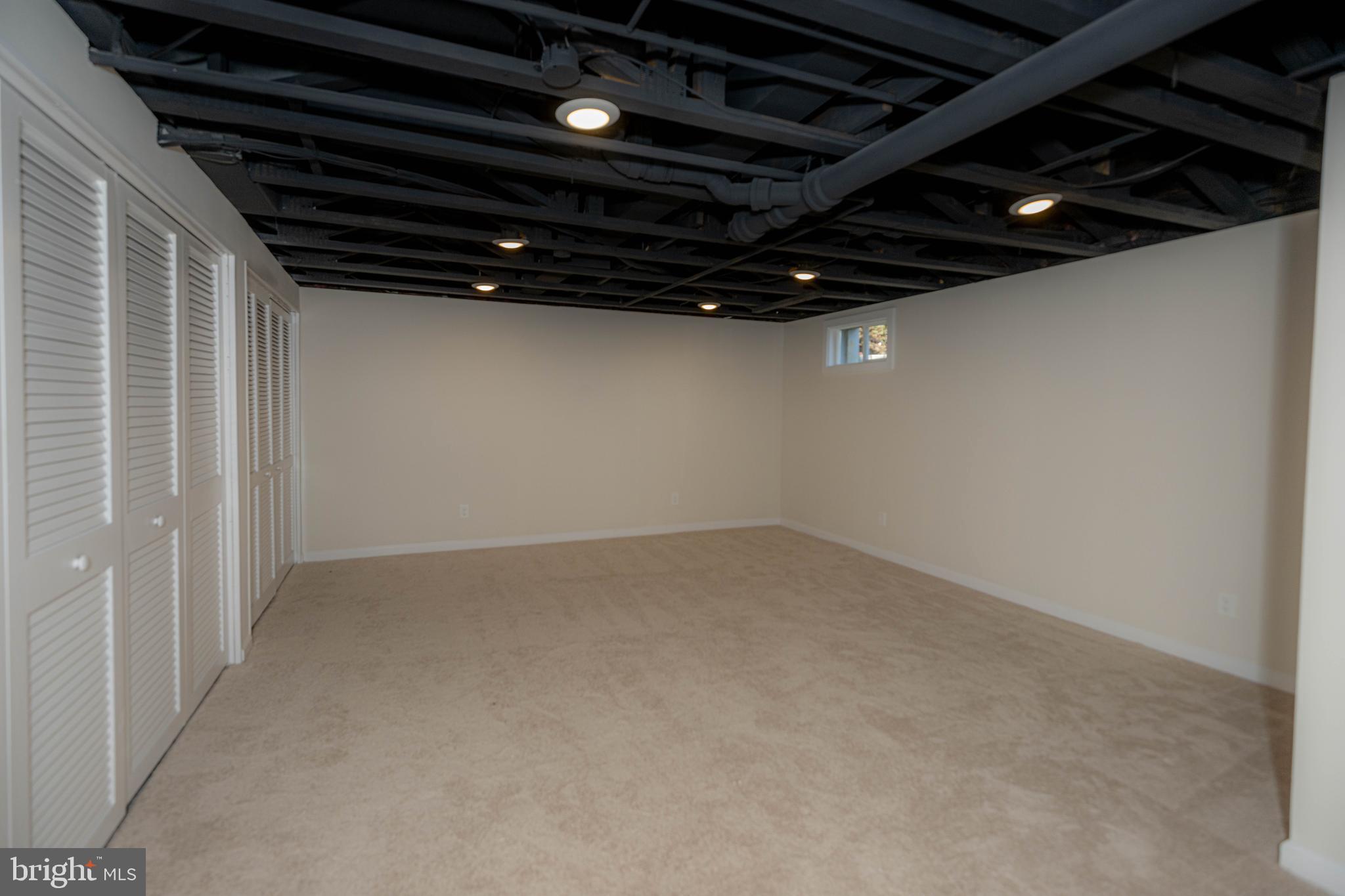 CAMBRIDGE SQ - Residential