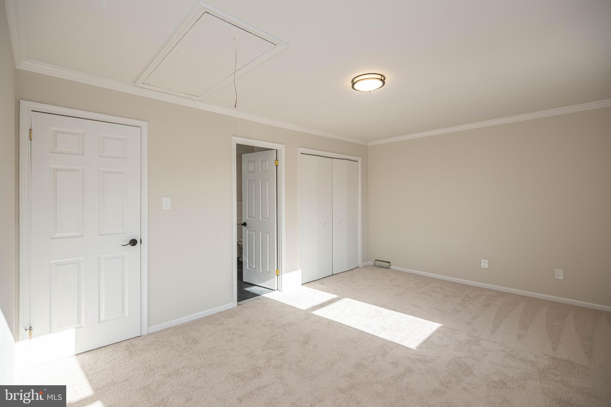 CAMBRIDGE SQ - Residential