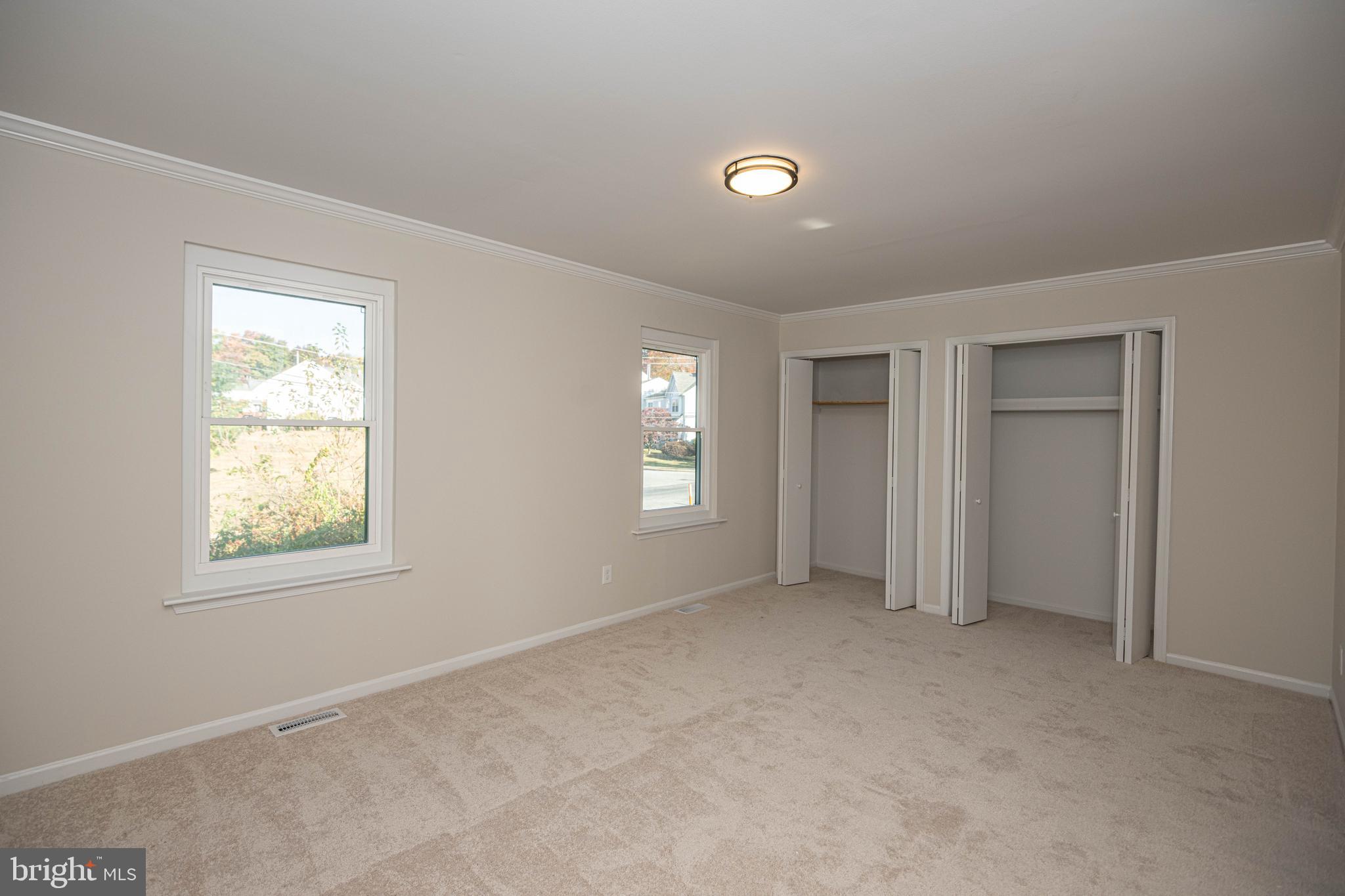 CAMBRIDGE SQ - Residential