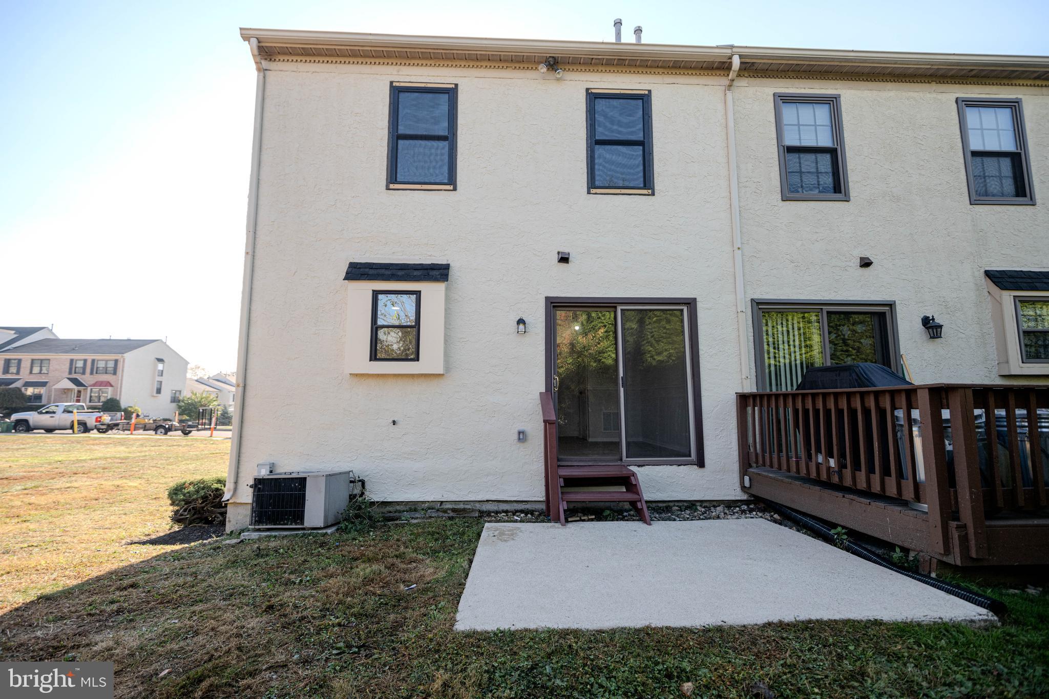 CAMBRIDGE SQ - Residential