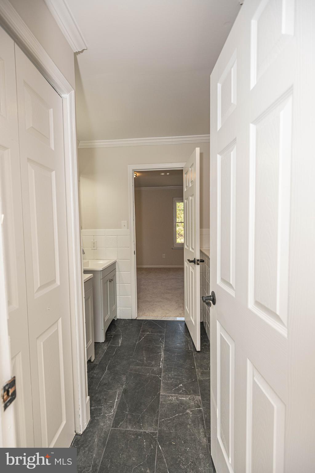 CAMBRIDGE SQ - Residential