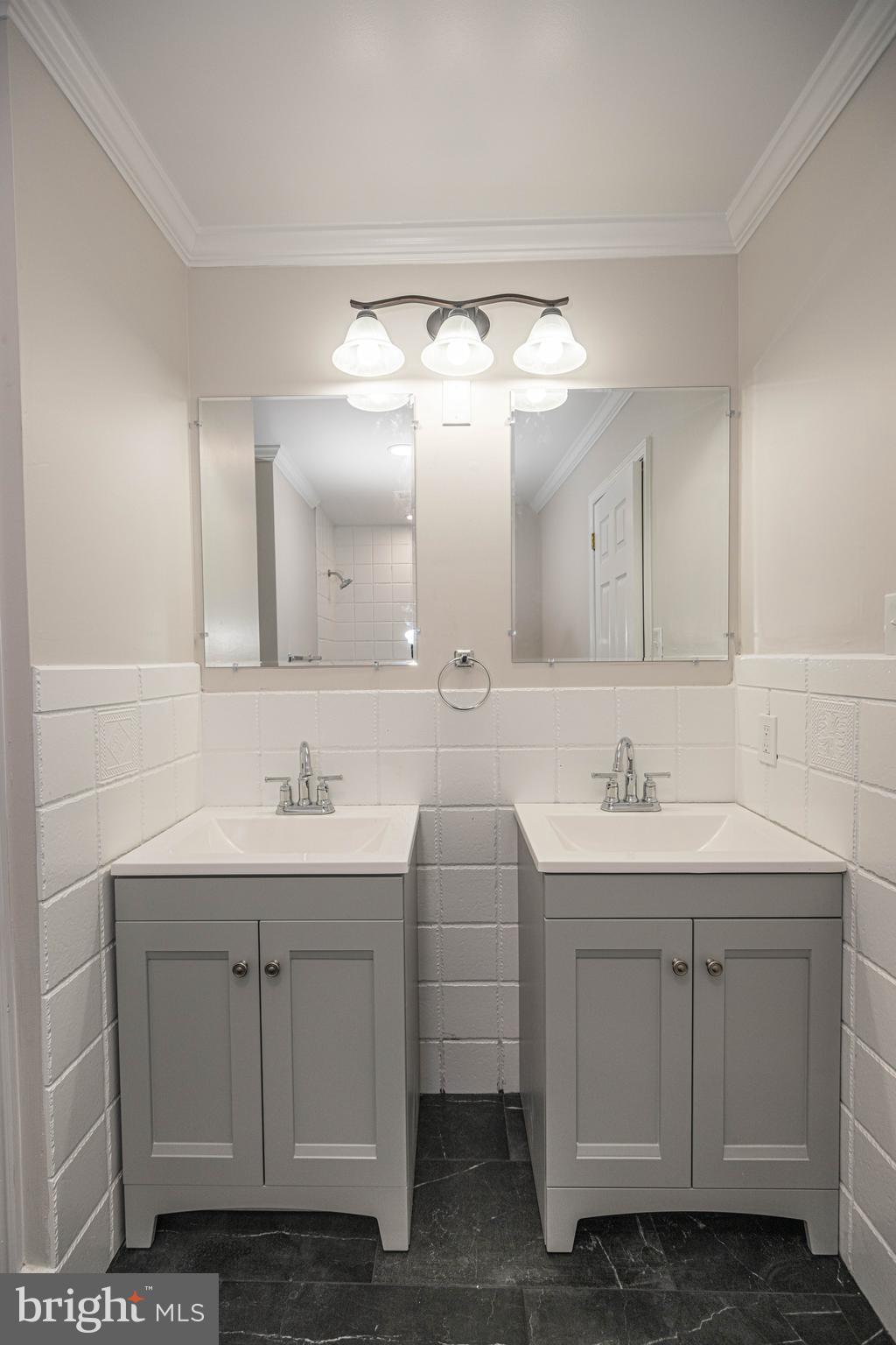 CAMBRIDGE SQ - Residential