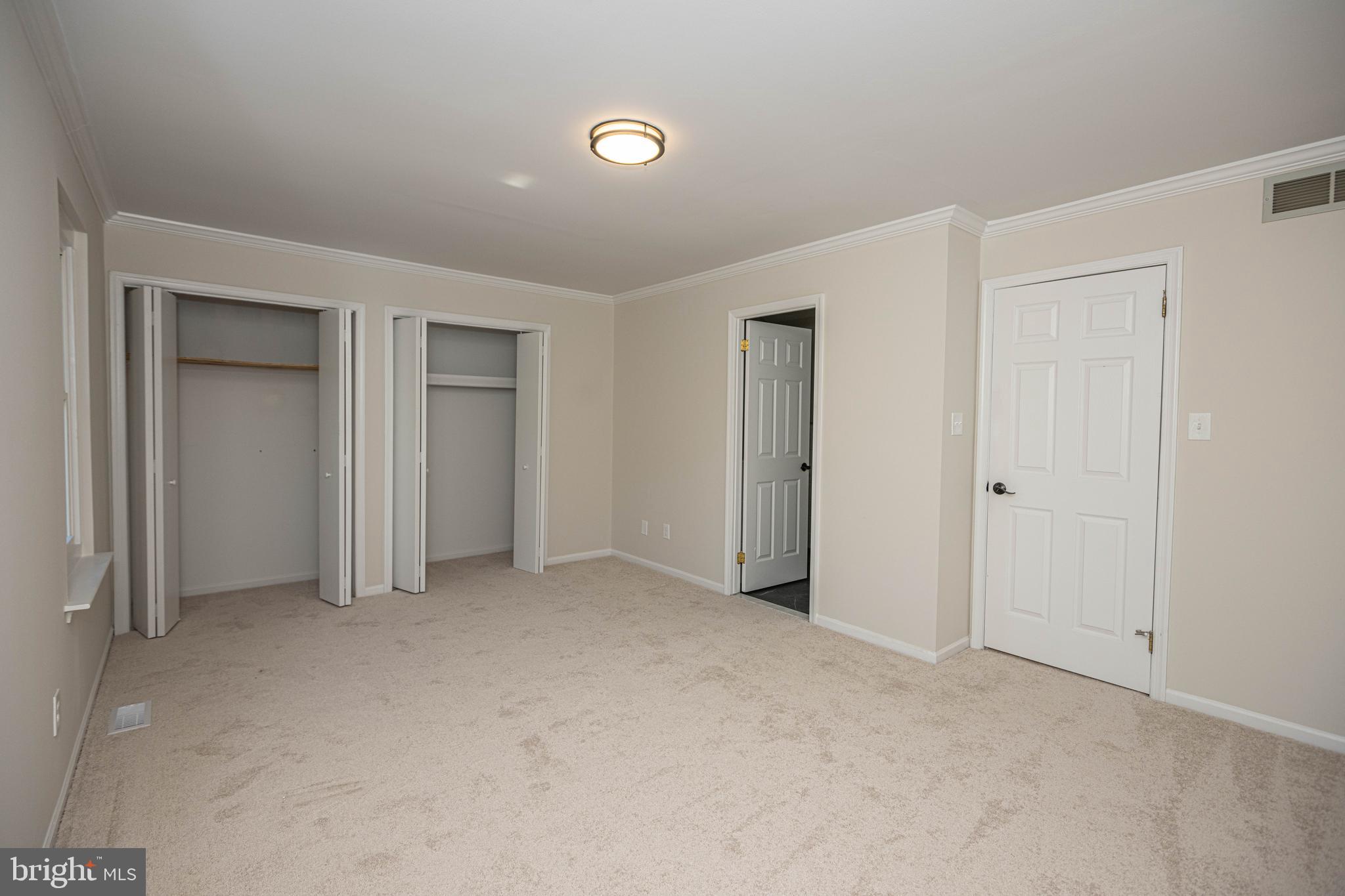 CAMBRIDGE SQ - Residential