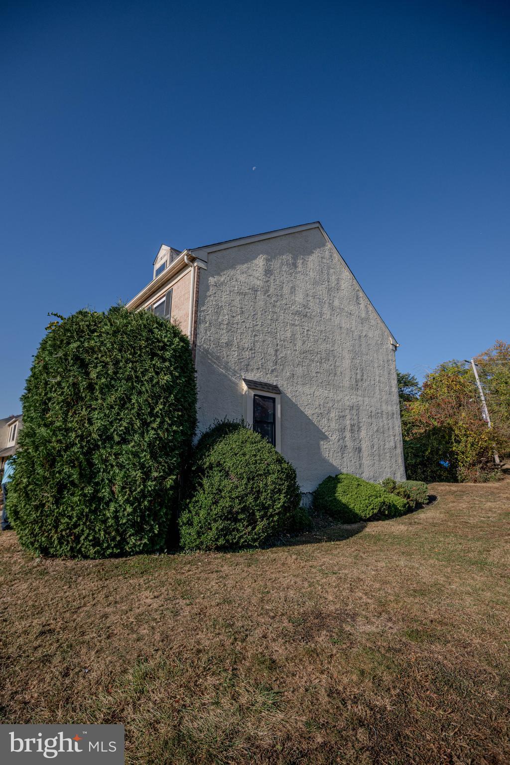 CAMBRIDGE SQ - Residential