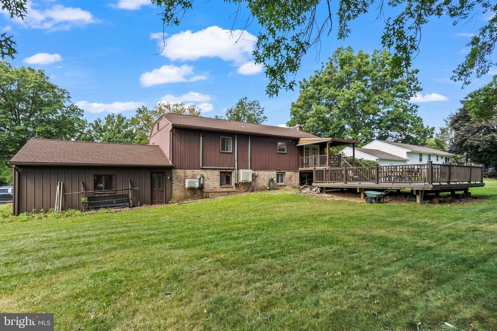 Photo of 101 Sunrise Boulevard, Elizabethtown, PA 17022 (MLS # PALA2056230)