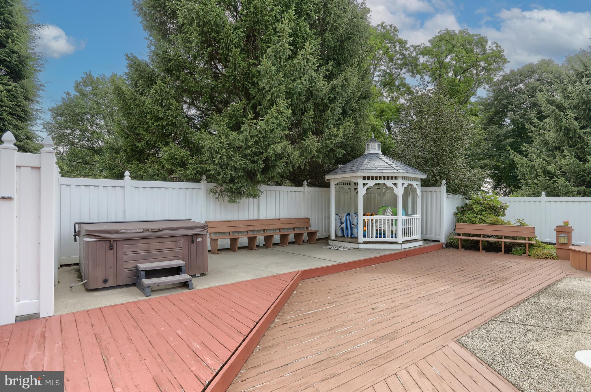 BANBURY CROSS - Residential