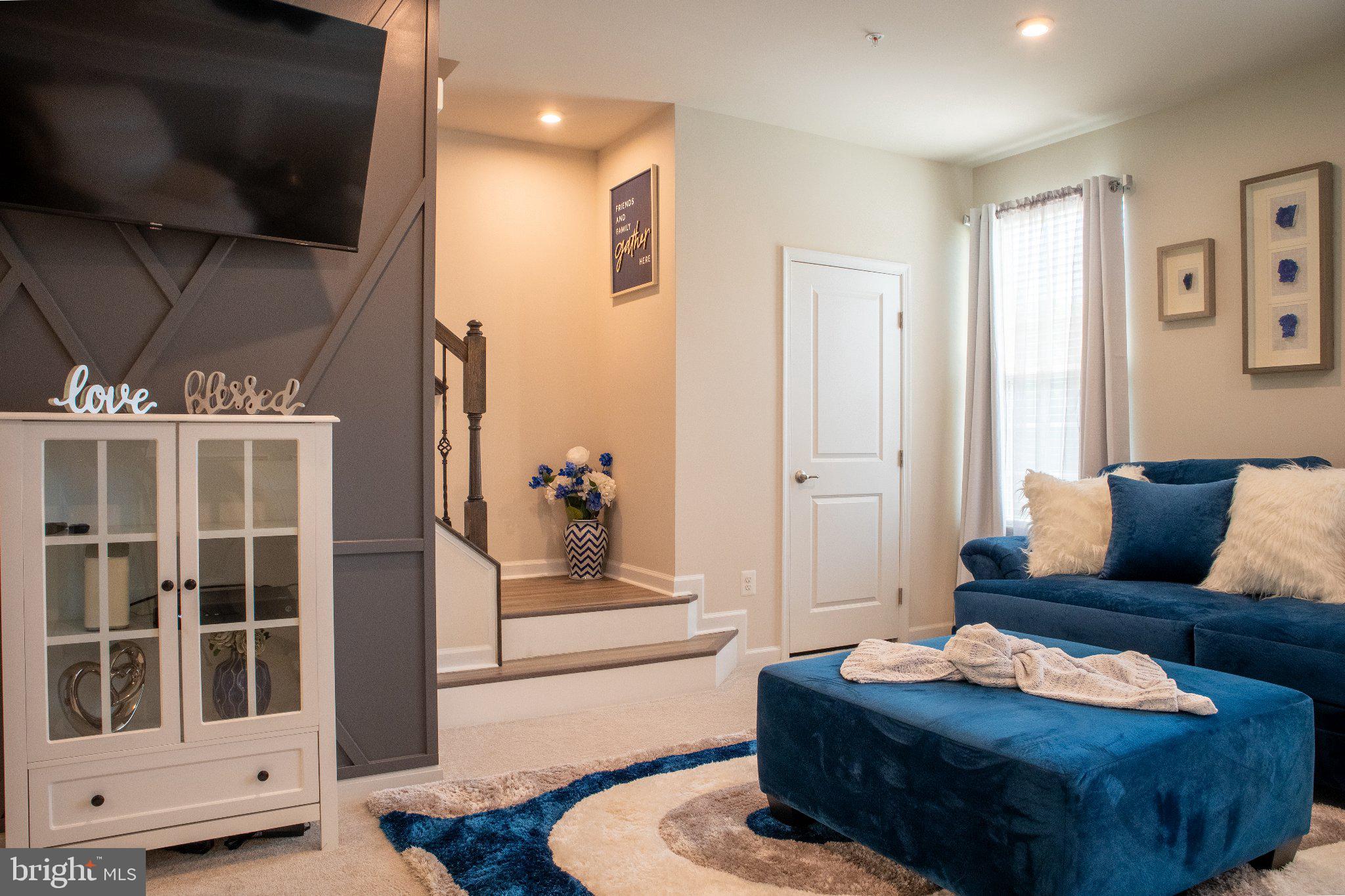 ANCHOR POINT - Residential
