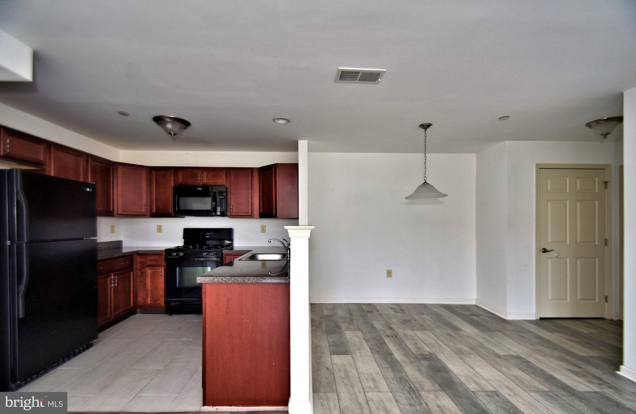 BILTMORE ESTATES - Residential Lease