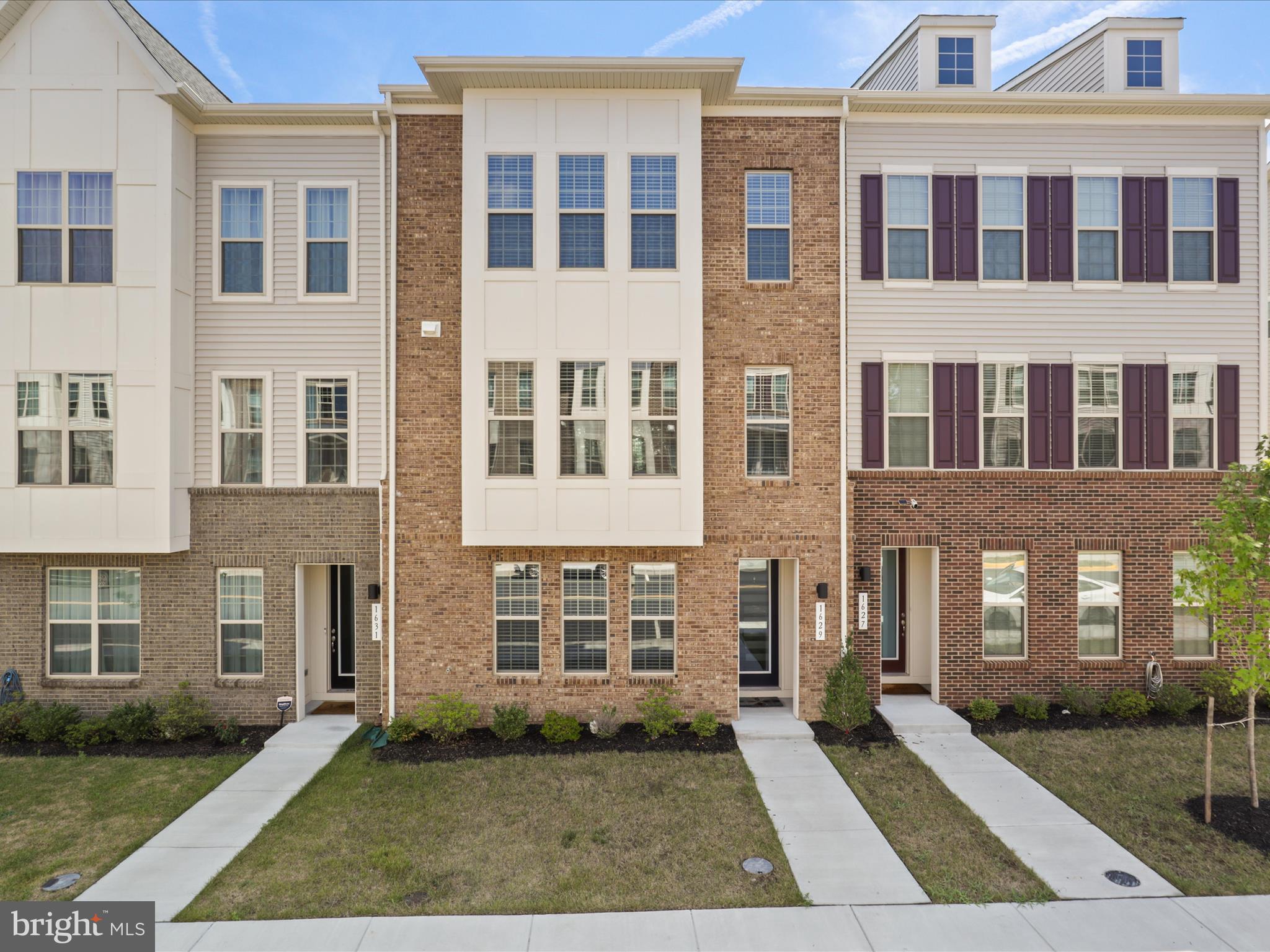 1629 FIELD SPARROW TERRACE NE