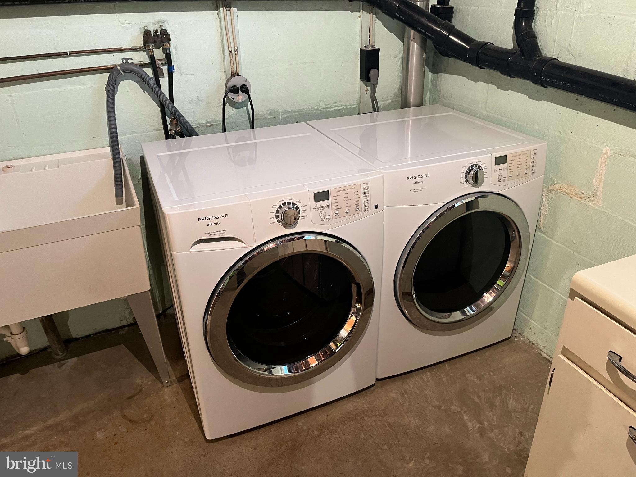 NORTH LONDONDERRY - Residential