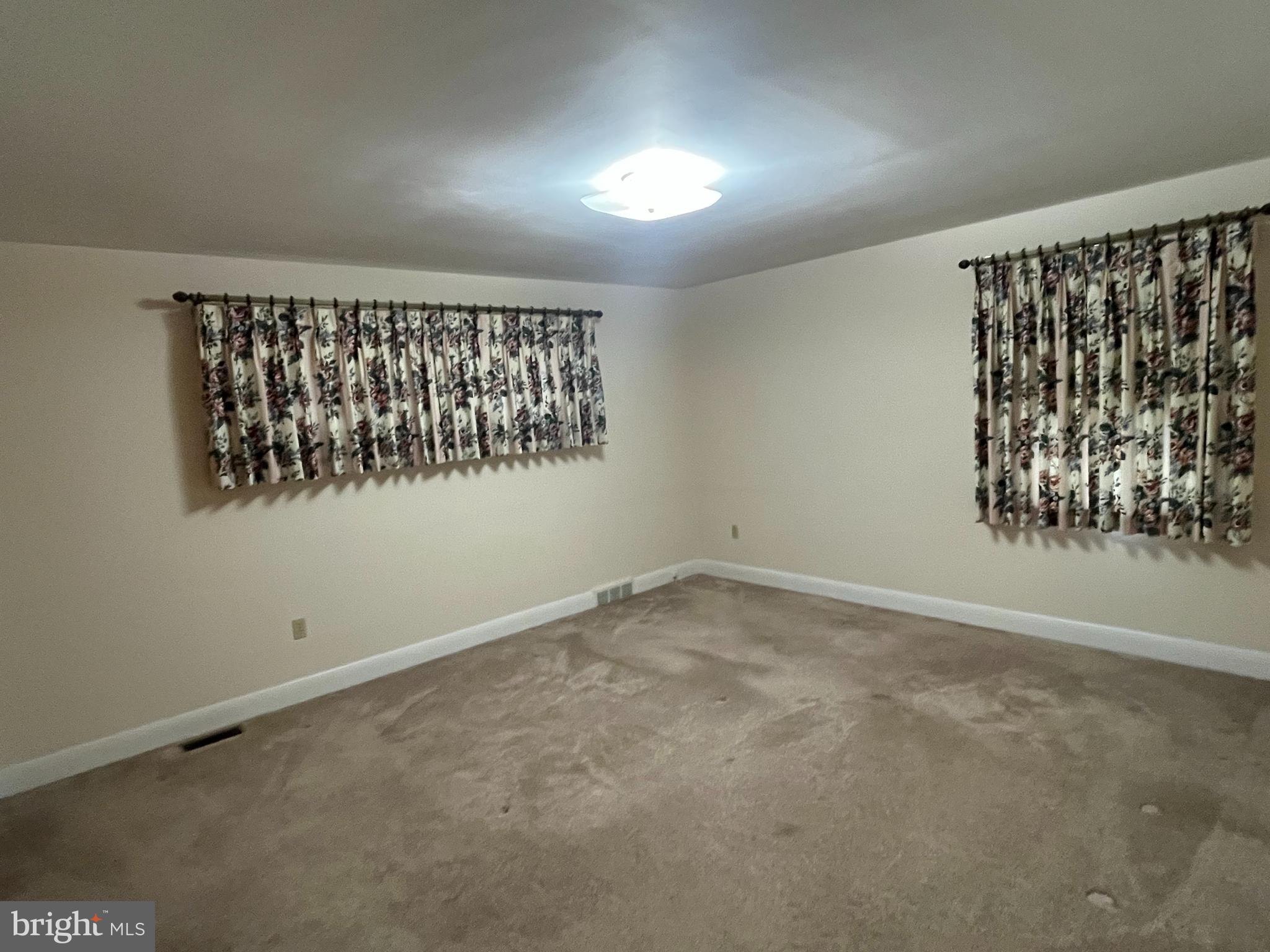 NORTH LONDONDERRY - Residential