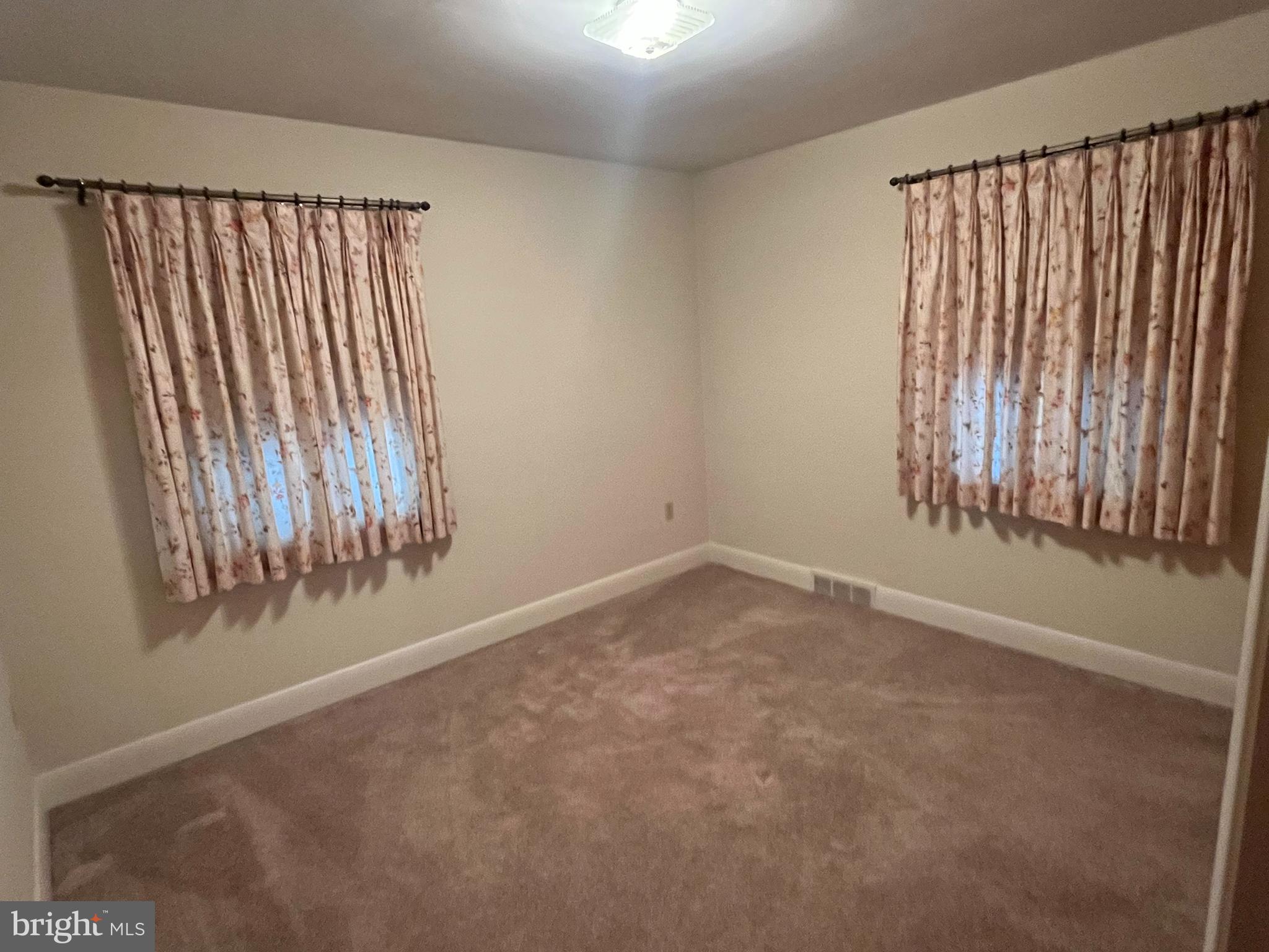 NORTH LONDONDERRY - Residential