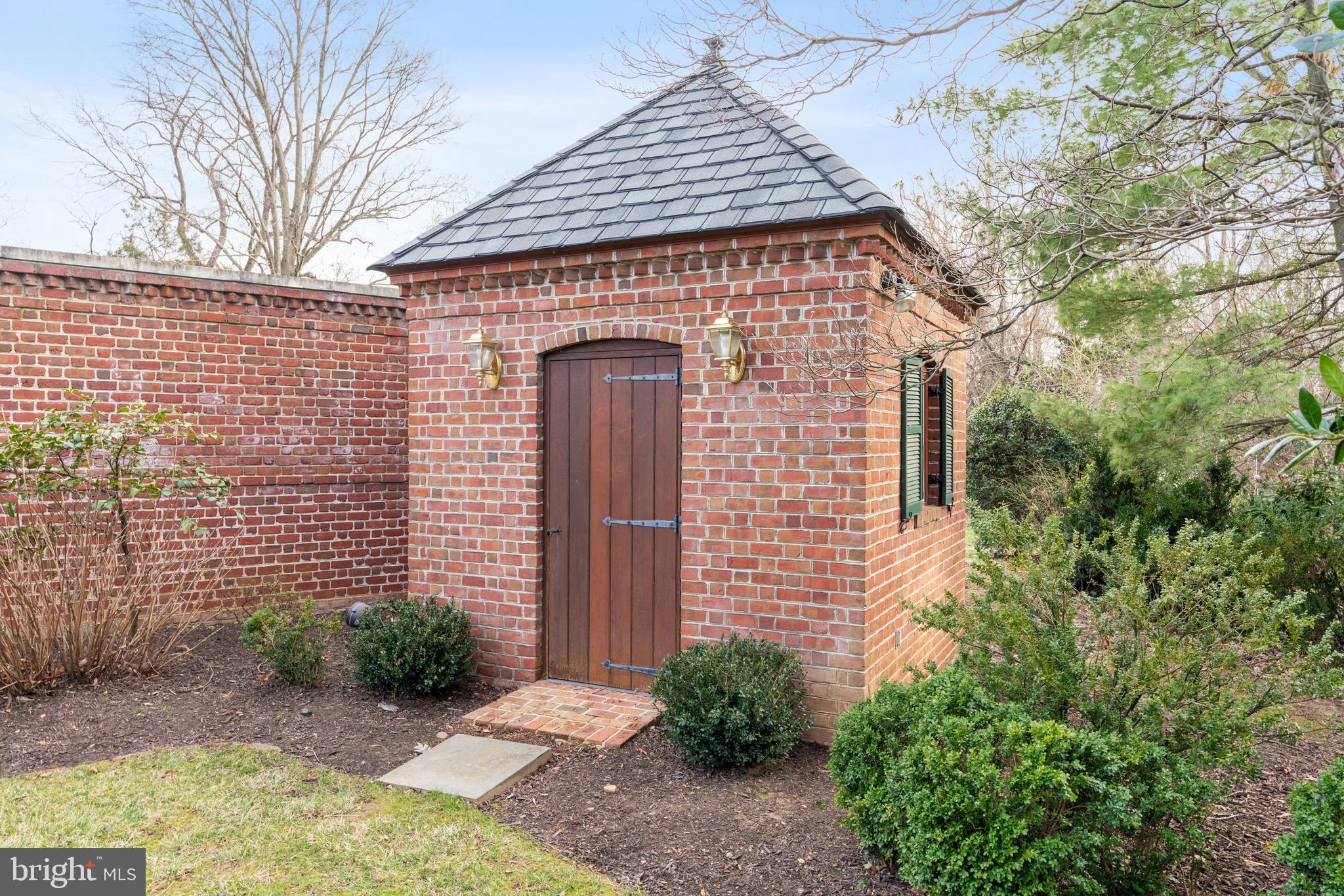 ALEXANDRIA - Residential