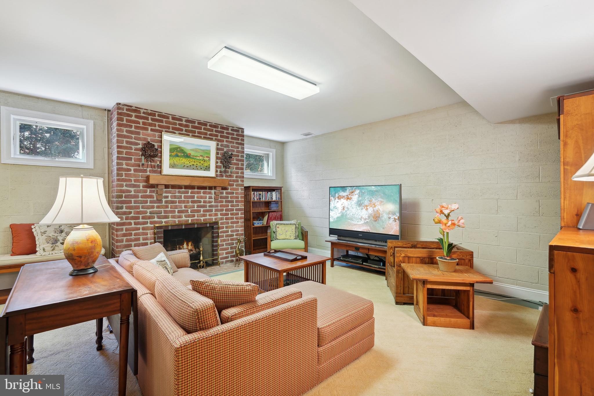 ALEXANDRIA - Residential