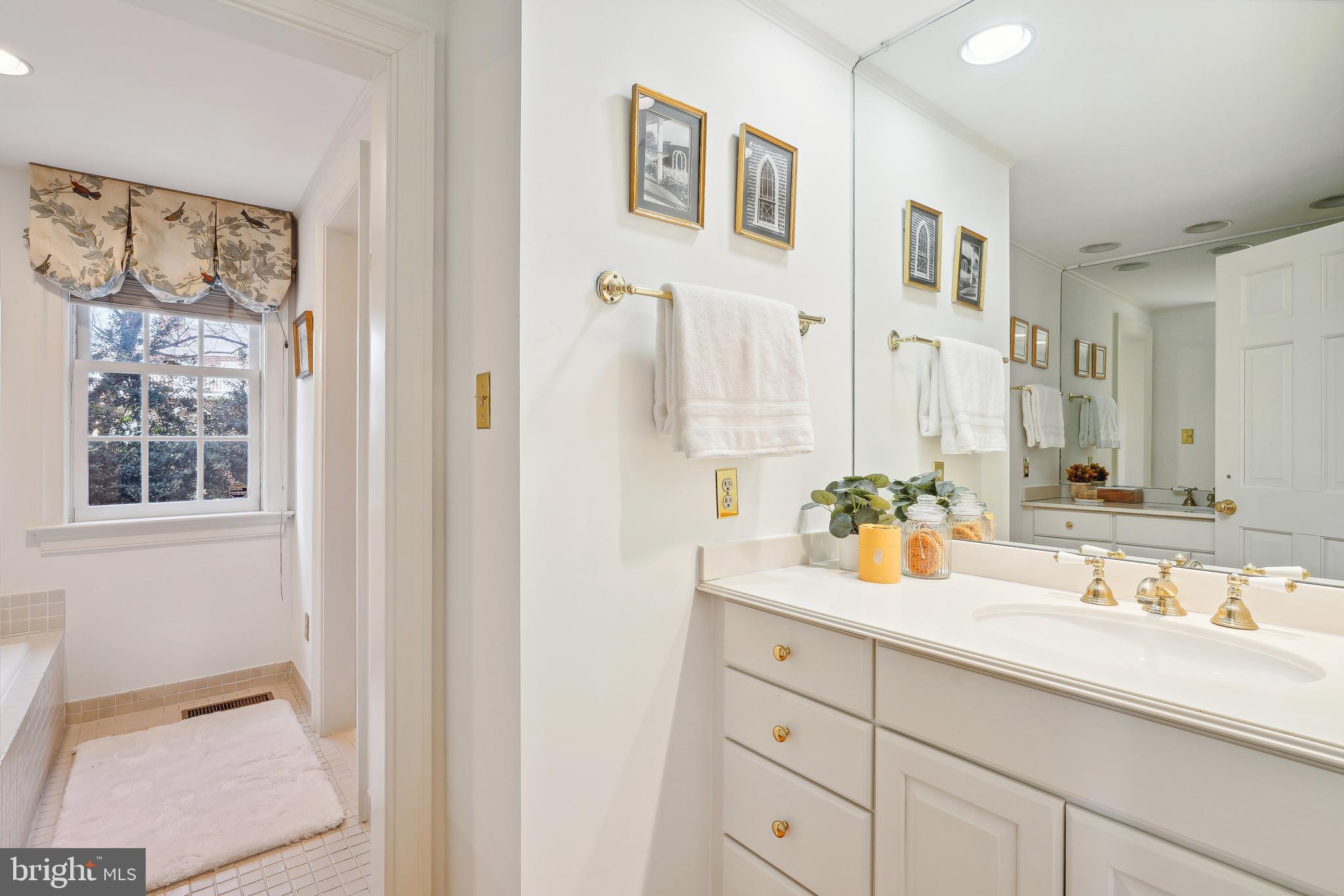 ALEXANDRIA - Residential