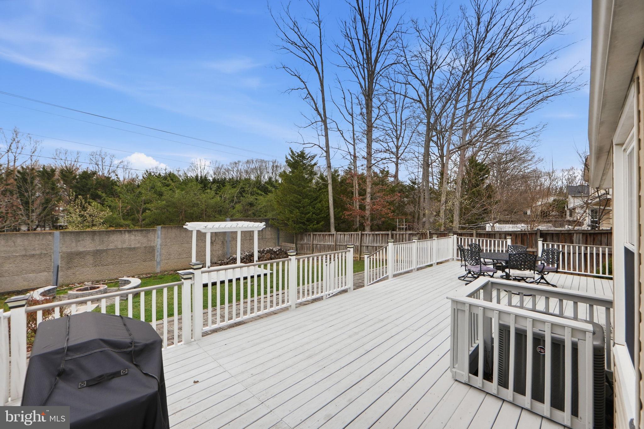 LONGWOOD KNOLLS - Residential