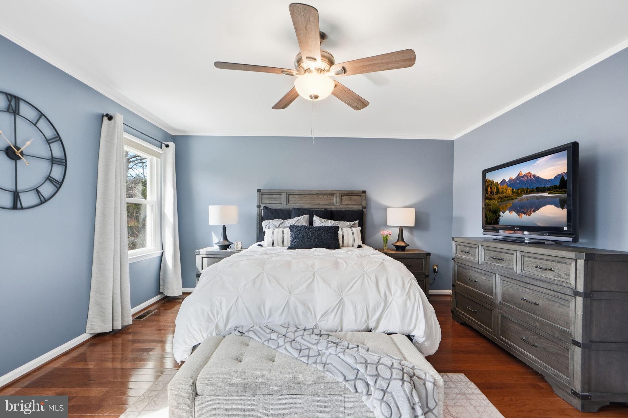 LONGWOOD KNOLLS - Residential