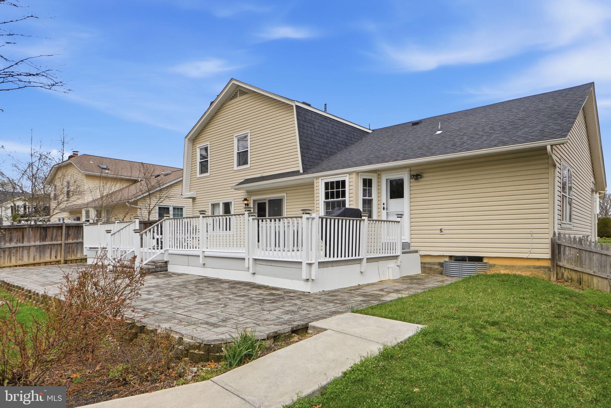 LONGWOOD KNOLLS - Residential