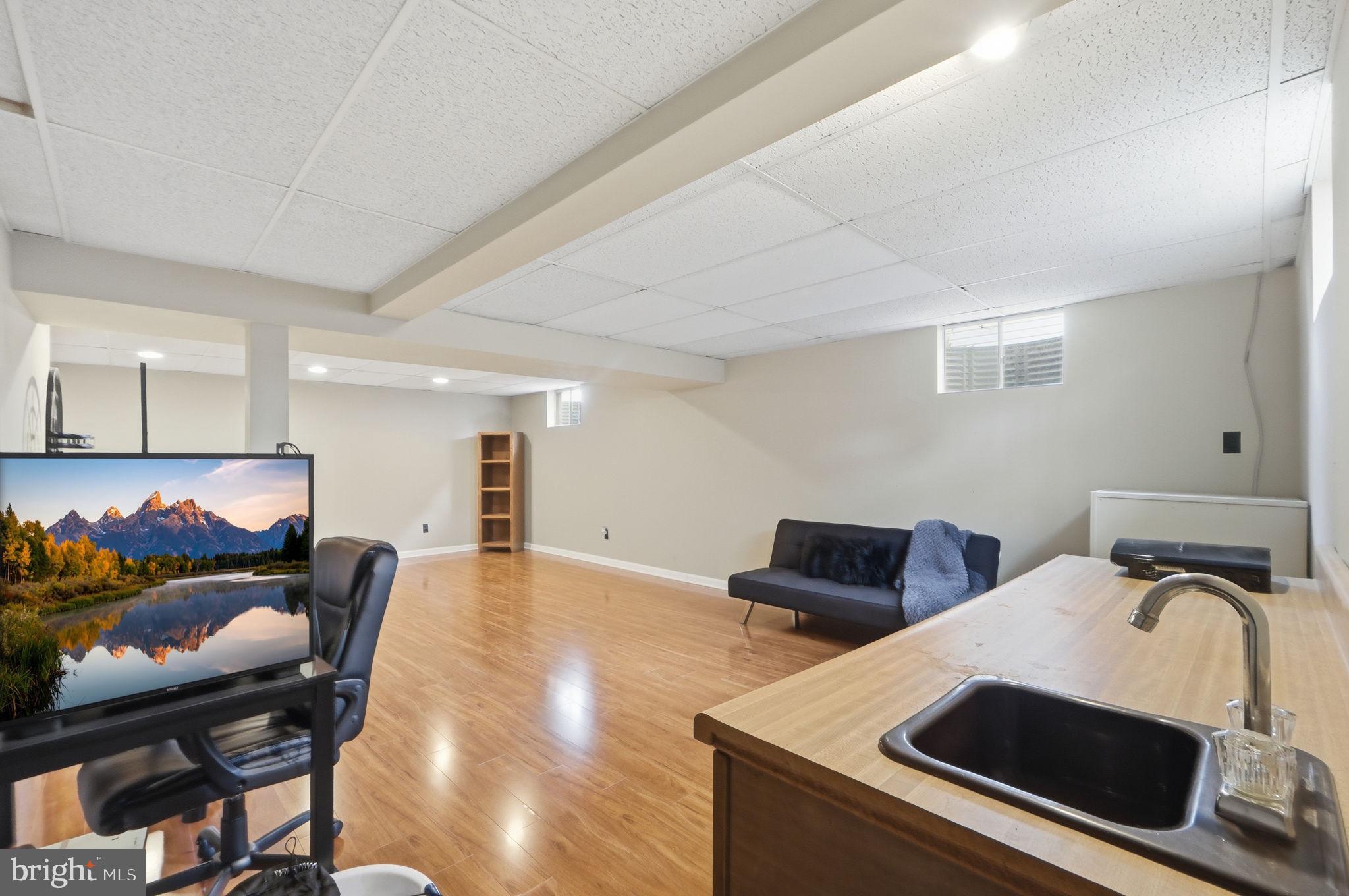 LONGWOOD KNOLLS - Residential