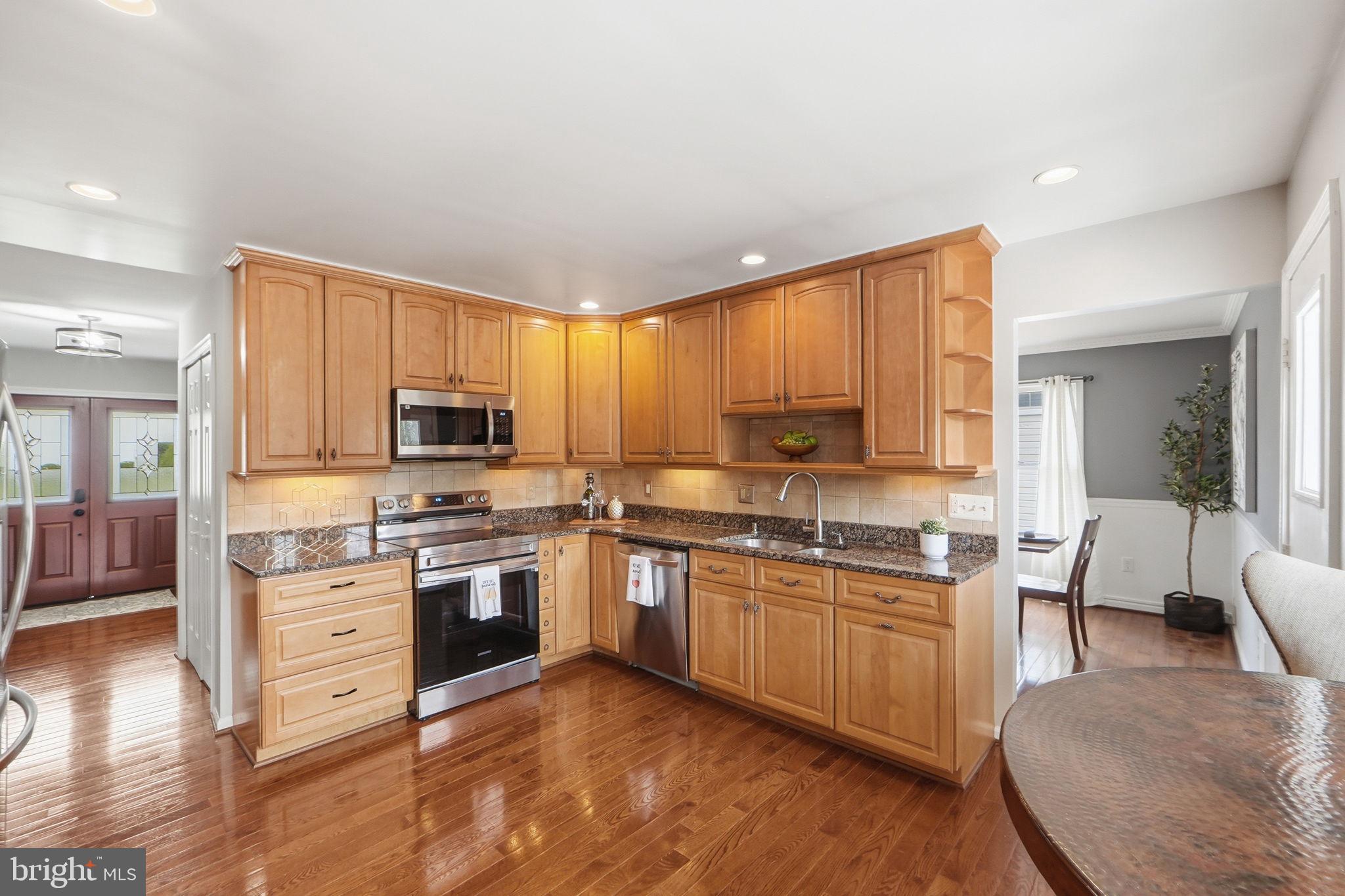 LONGWOOD KNOLLS - Residential