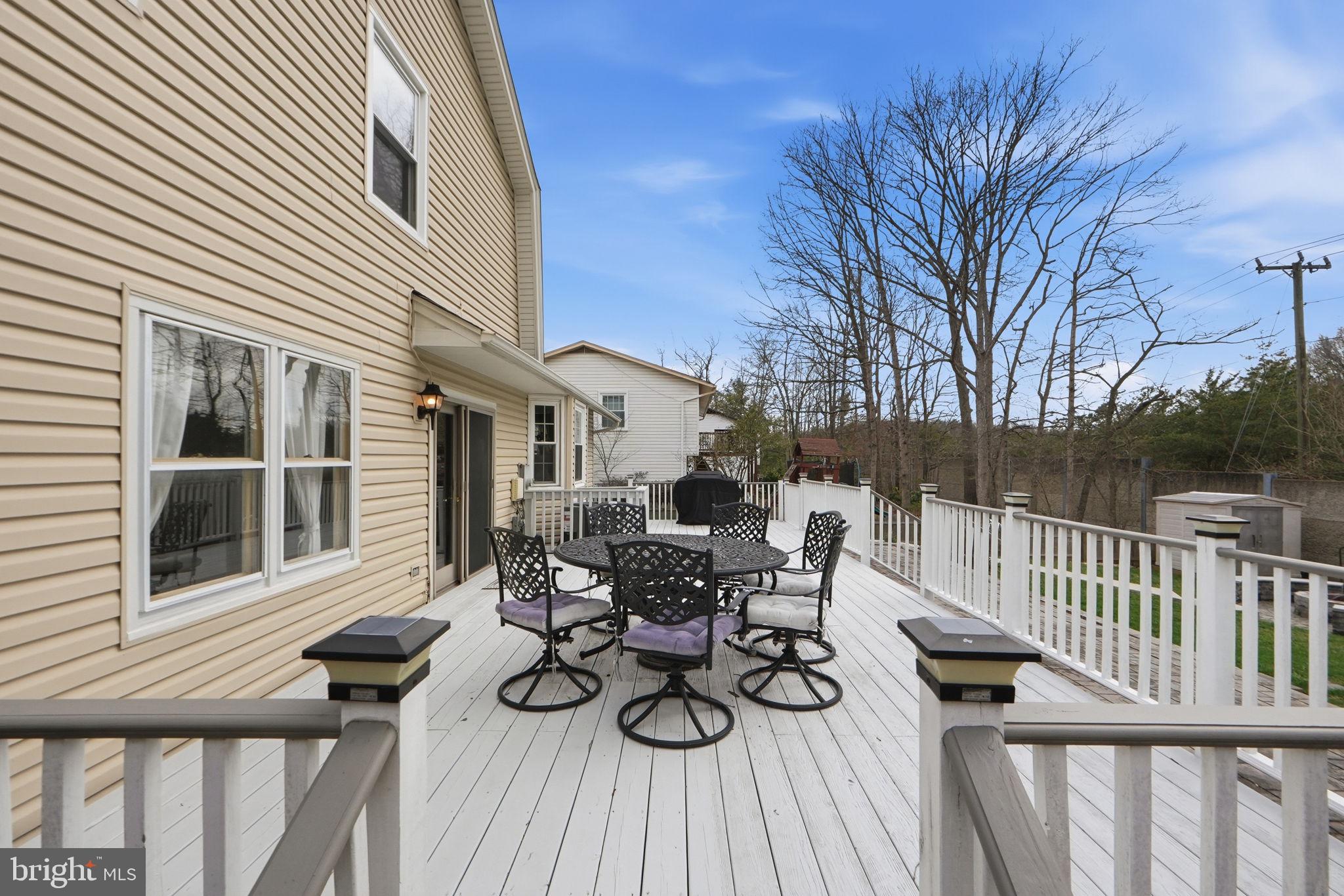 LONGWOOD KNOLLS - Residential